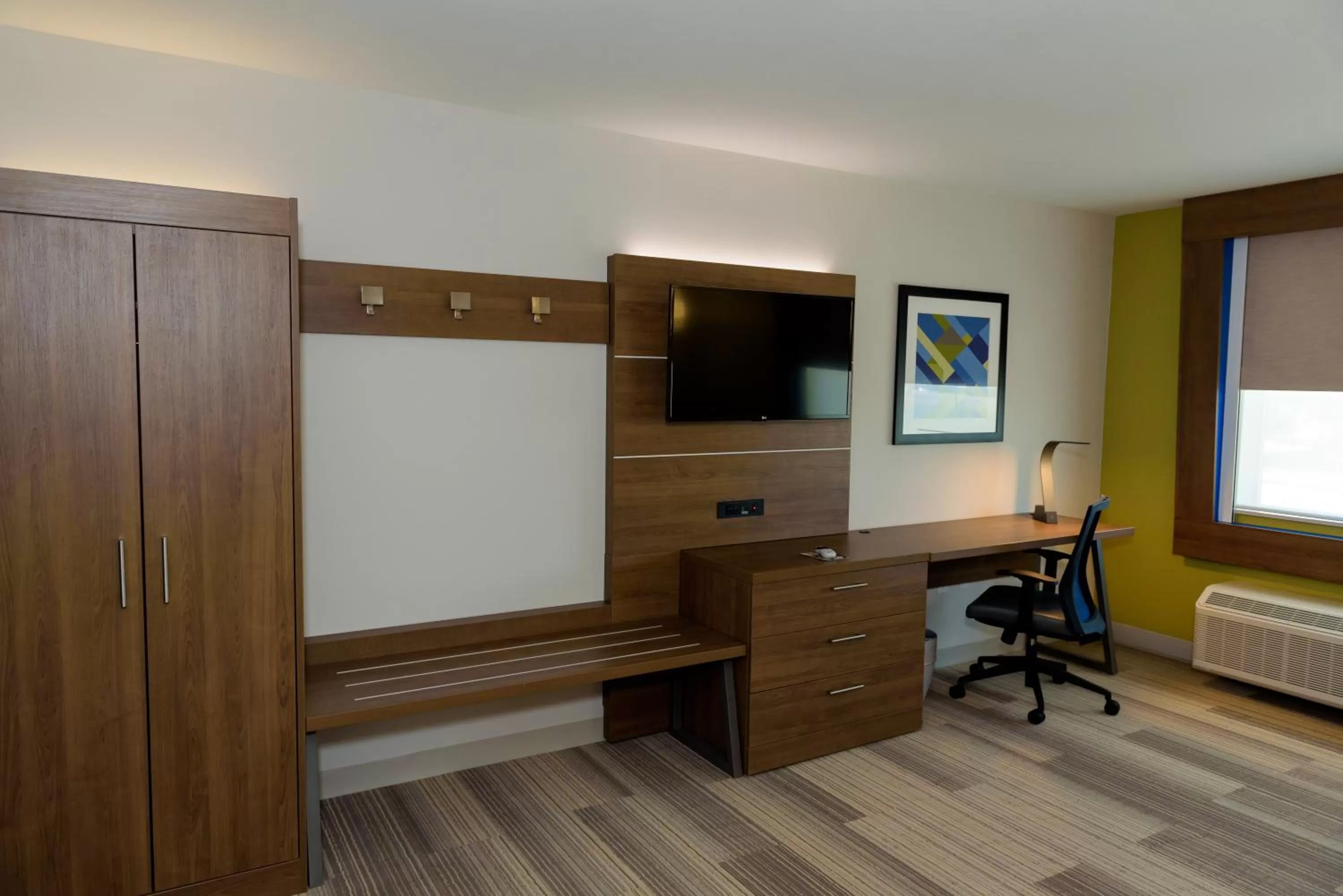 Photo of the whole room in Holiday Inn Express & Suites McKinney - Frisco East by IHG