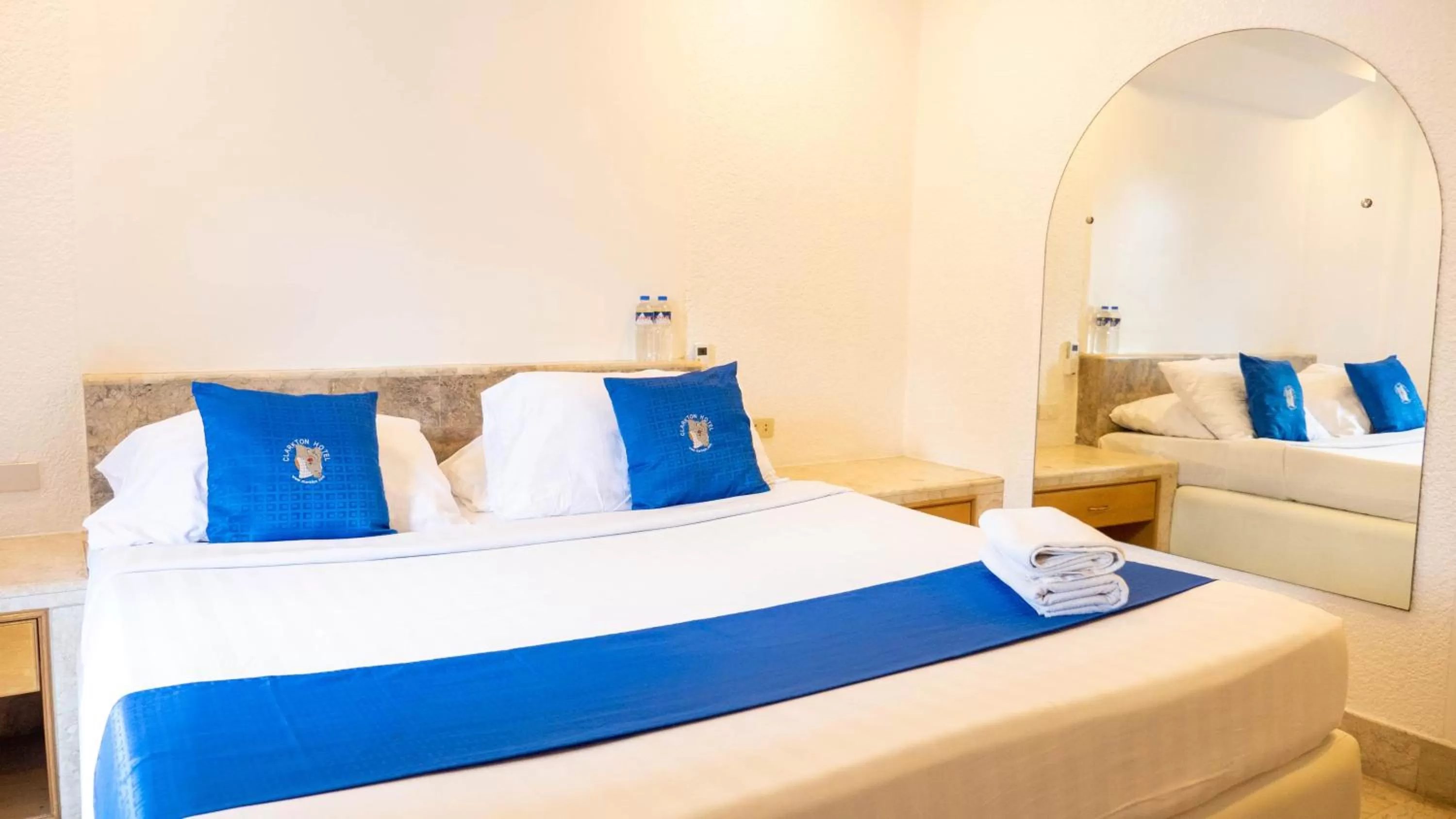 Bed in Clarkton Hotel Apartment