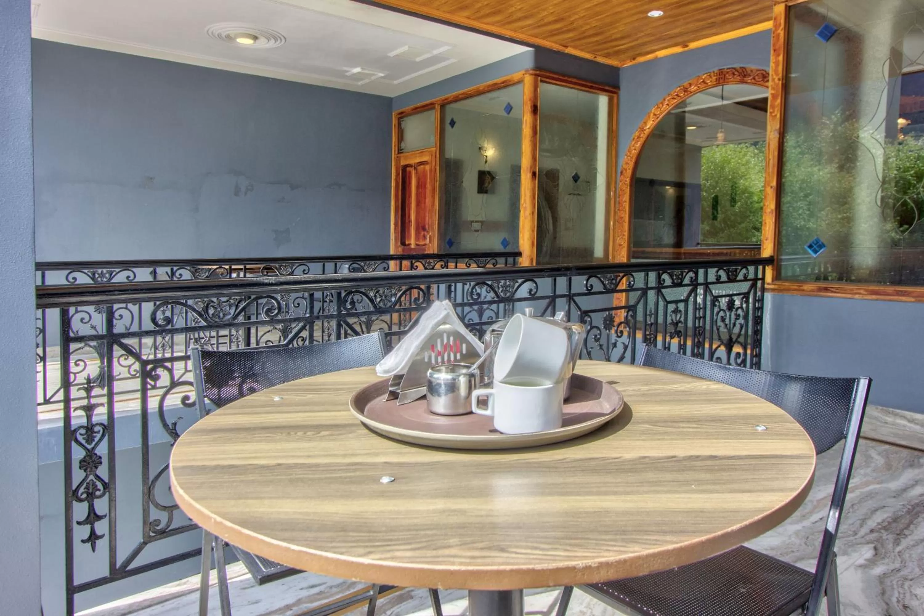 Coffee/tea facilities in Woodstock Inn Manali 800 Mtrs from Mall Road