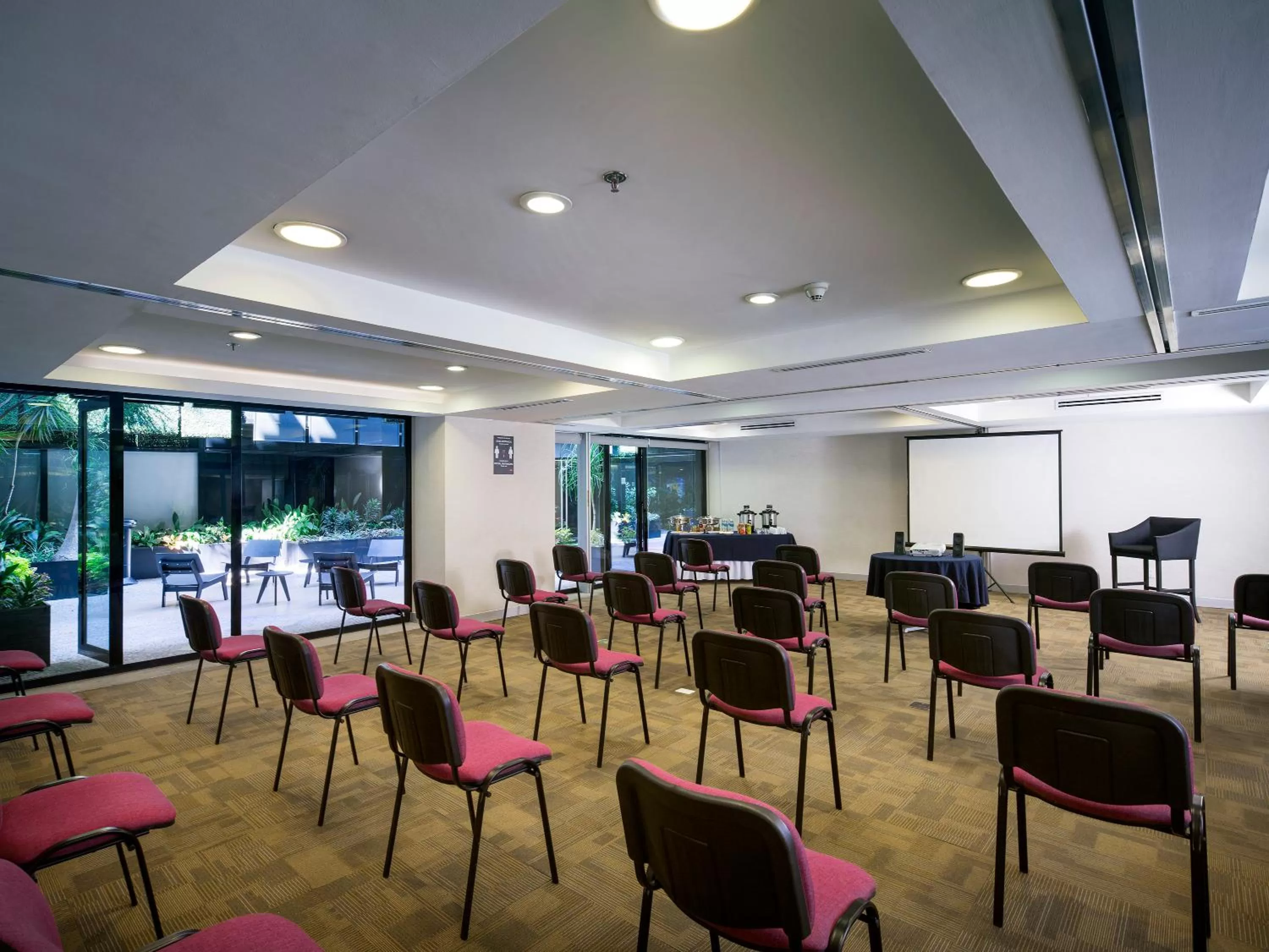 Meeting/conference room in Las Suites Campos Eliseos