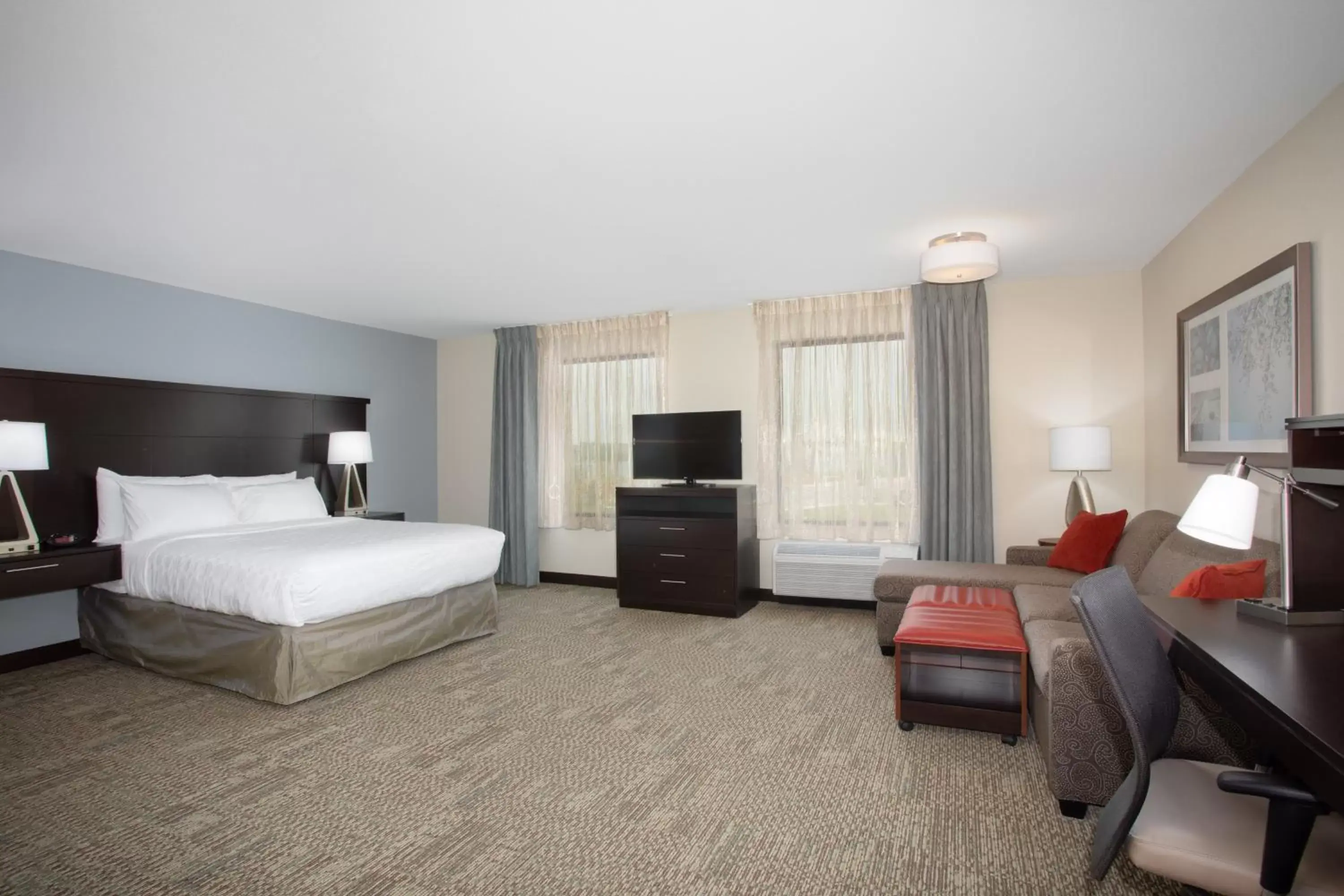 Queen Studio Suite - Hearing Accesible/ Non-Smoking in Staybridge Suites Denver South - Highlands Ranch, an IHG Hotel Queen Studio Suite - Hearing Accesible/ Non-Smoking in Staybridge Suites Denver South - Highlands Ranch, an IHG Hotel