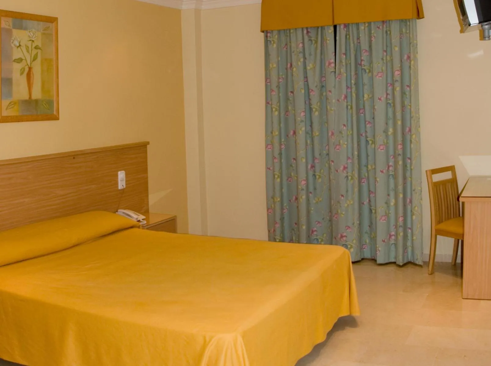 Photo of the whole room, Bed in Hotel los Girasoles