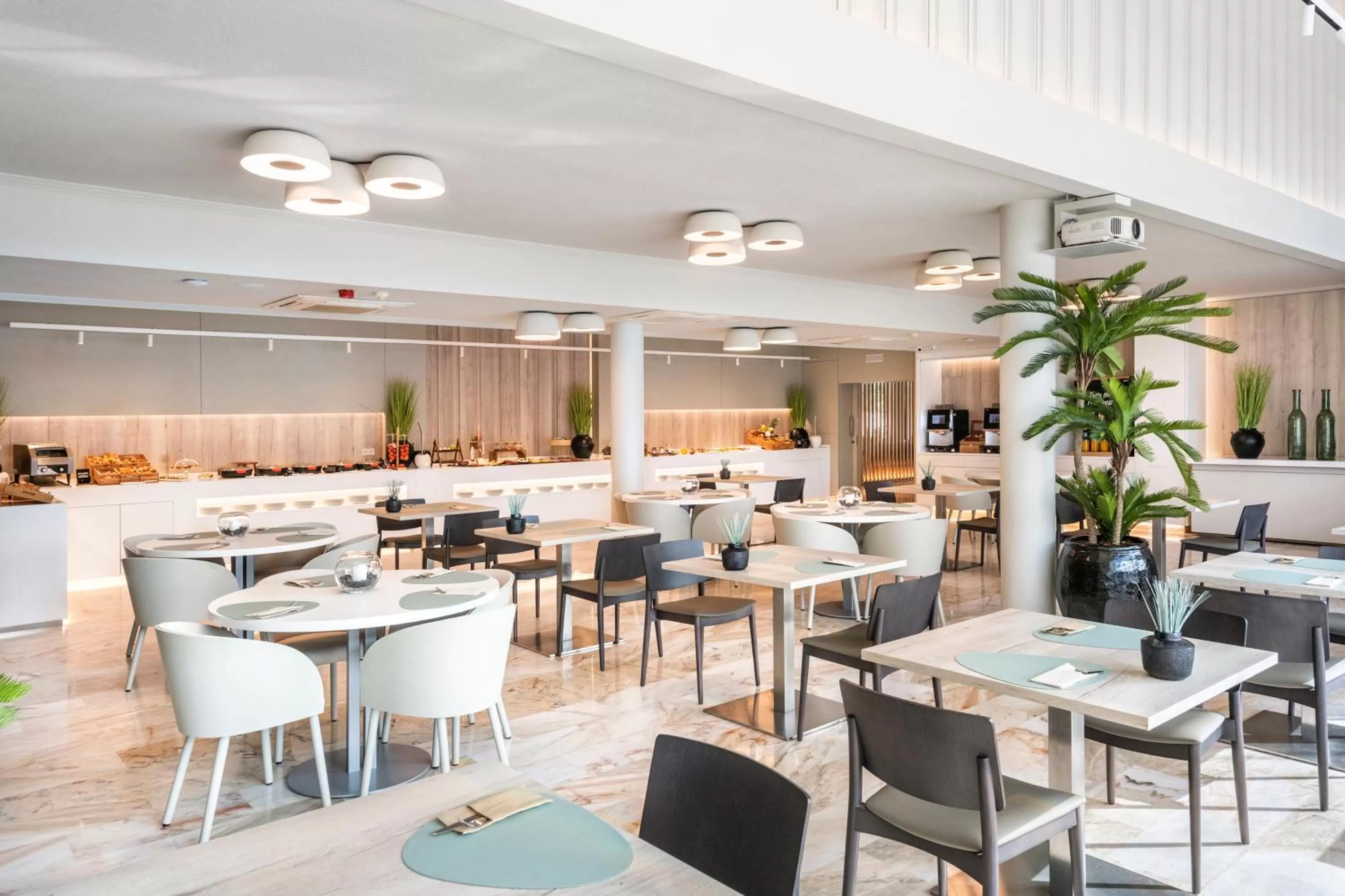 Breakfast in Salles Ciutat del Prat Barcelona Airport