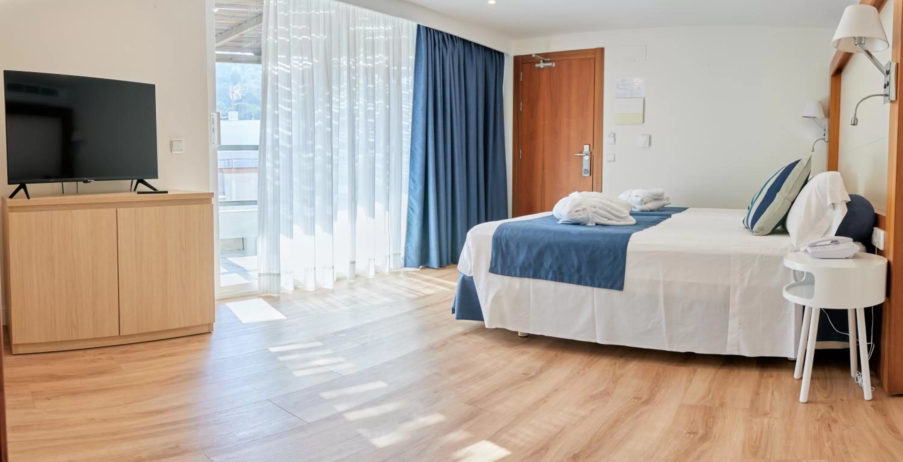 Bedroom, Bed in Los Geranios