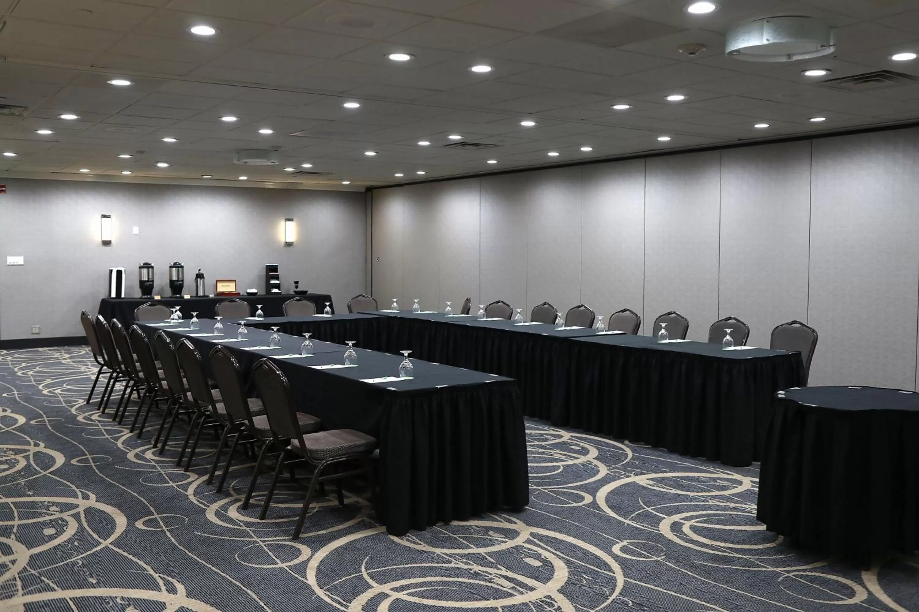 Meeting/conference room in Holiday Inn Chicago/Oak Brook by IHG