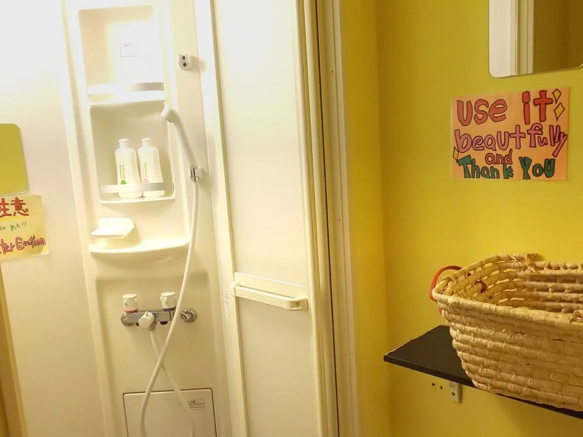 Shower in Fukuoka Guesthouse Little Asia Kokura