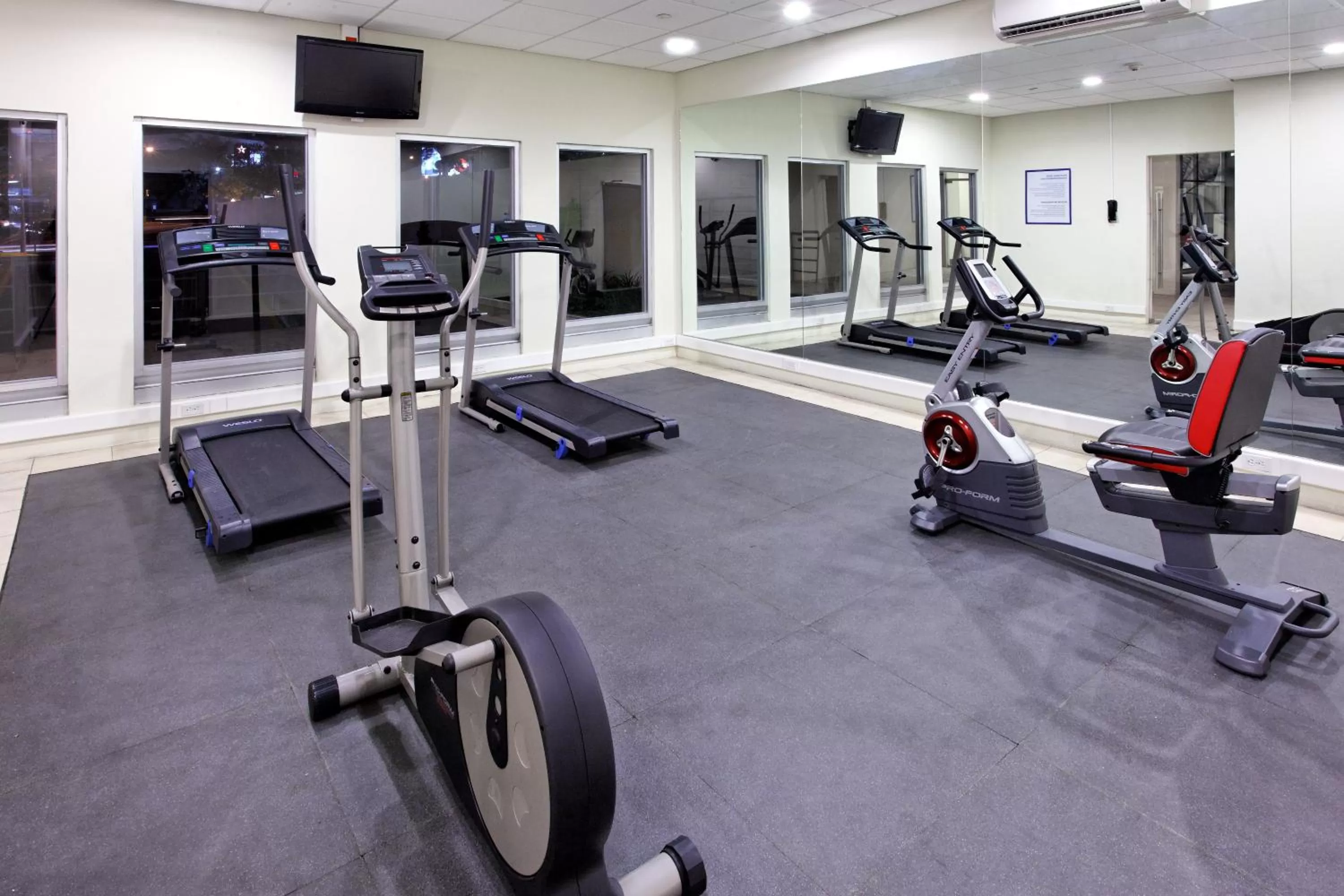 Fitness centre/facilities in Intercity Hotels San Pedro Sula