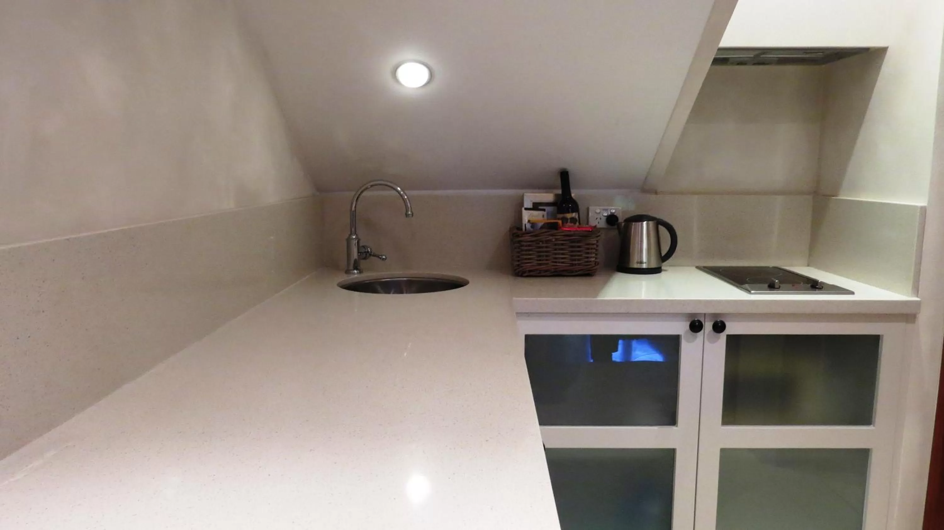 Kitchen or kitchenette, Kitchen/Kitchenette in Victoria's At Wategos