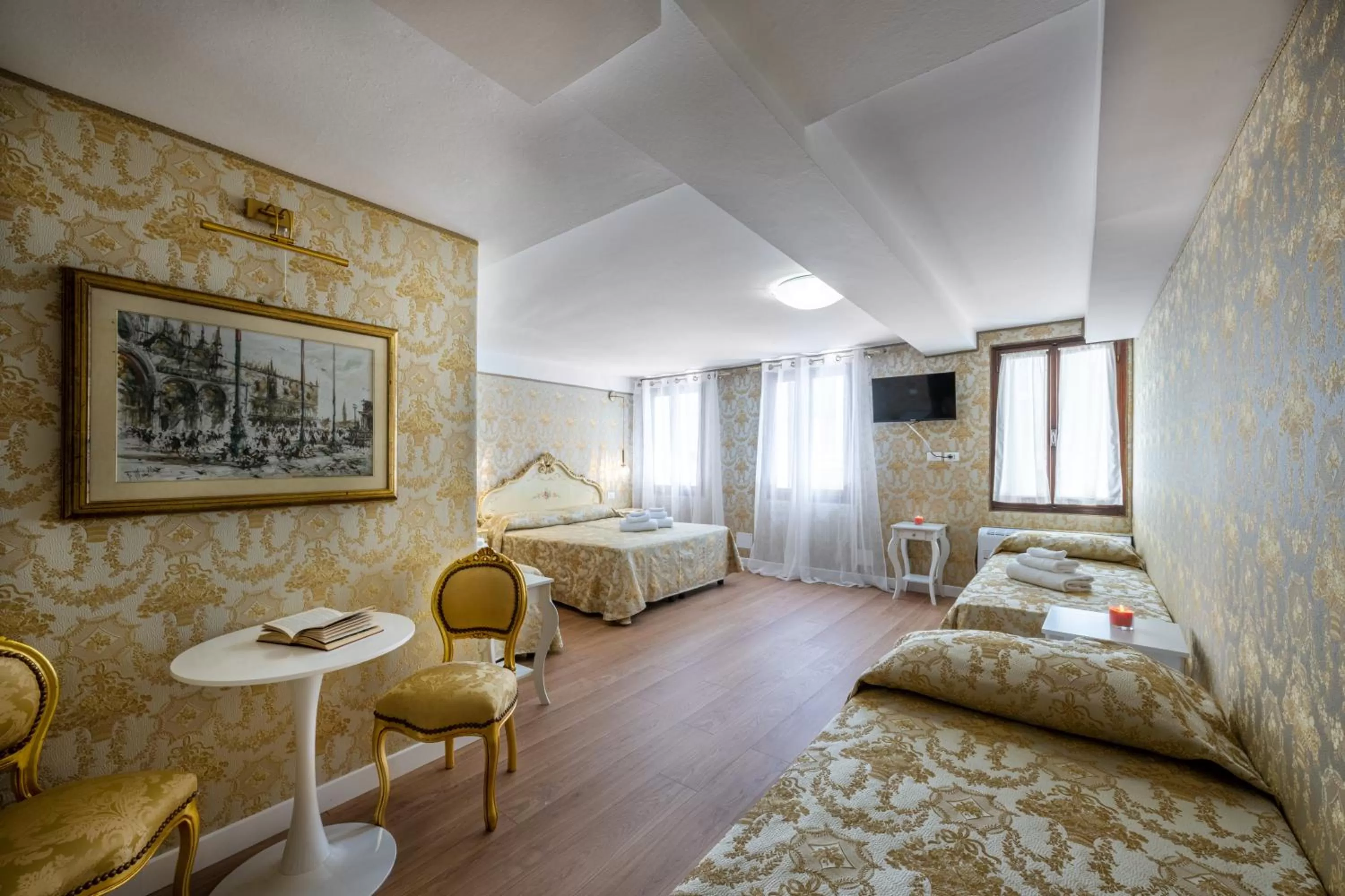 Seating area, Bed in Hotel Apostoli Garden