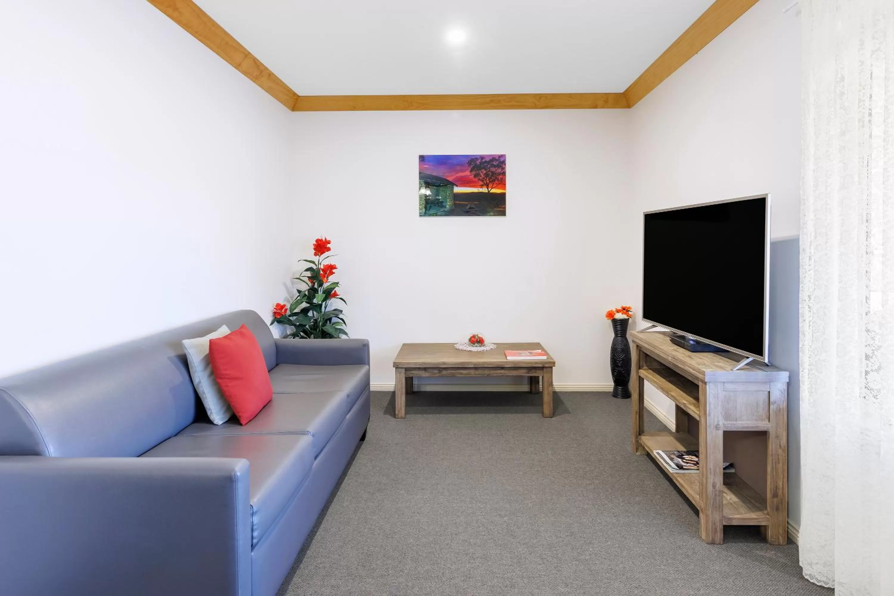 Living room in Black Gold Motel