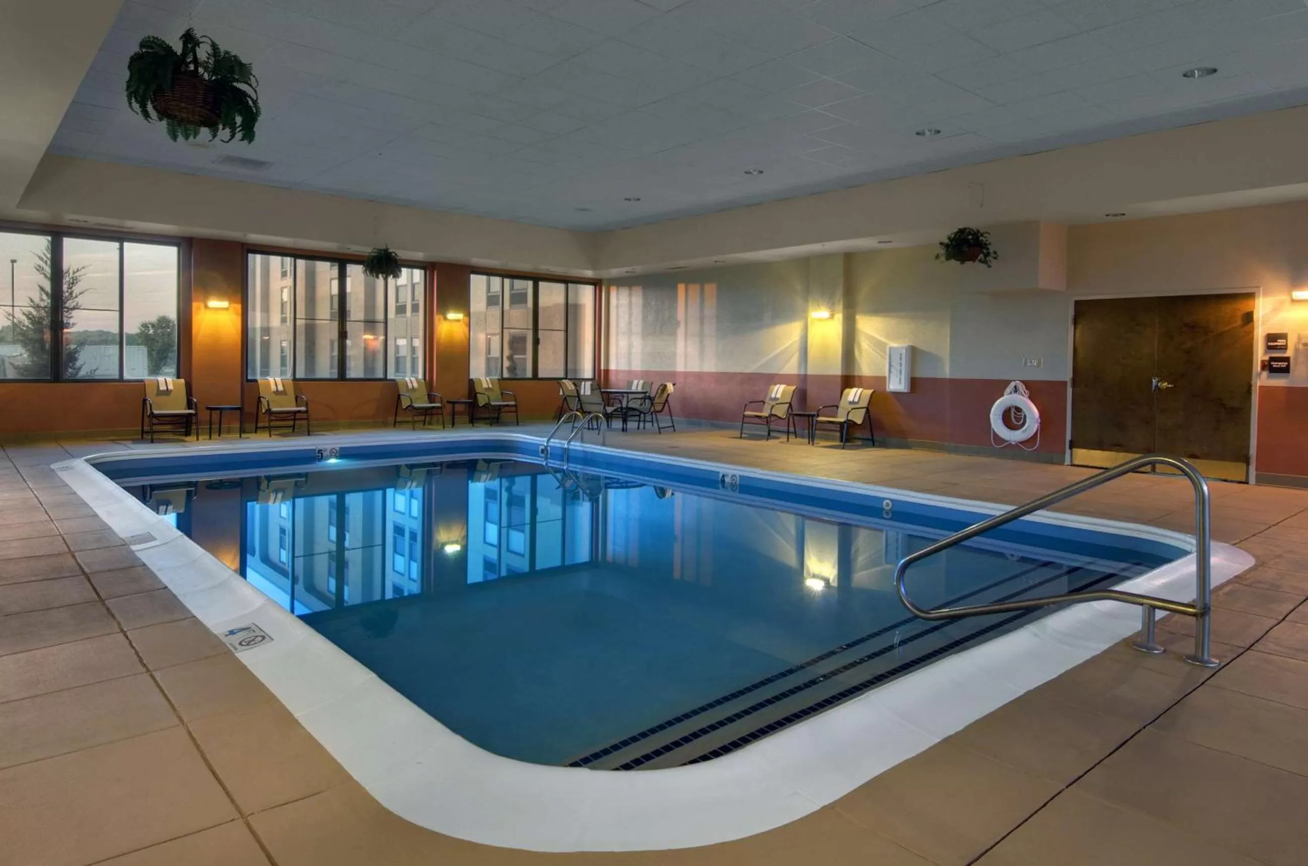 Pool view in Hampton Inn Fort Wayne-Southwest