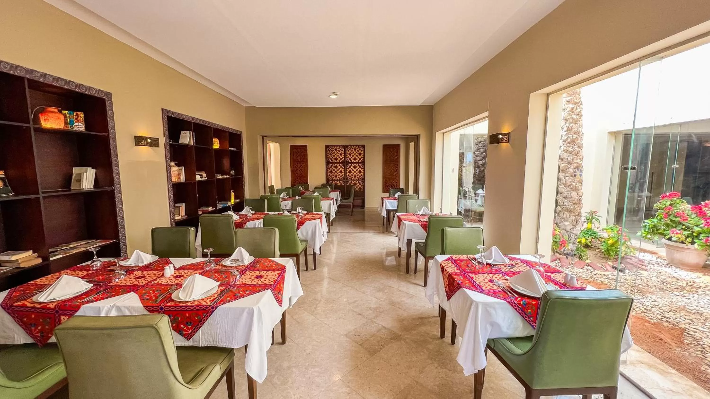 Restaurant/places to eat in Gemma Resort