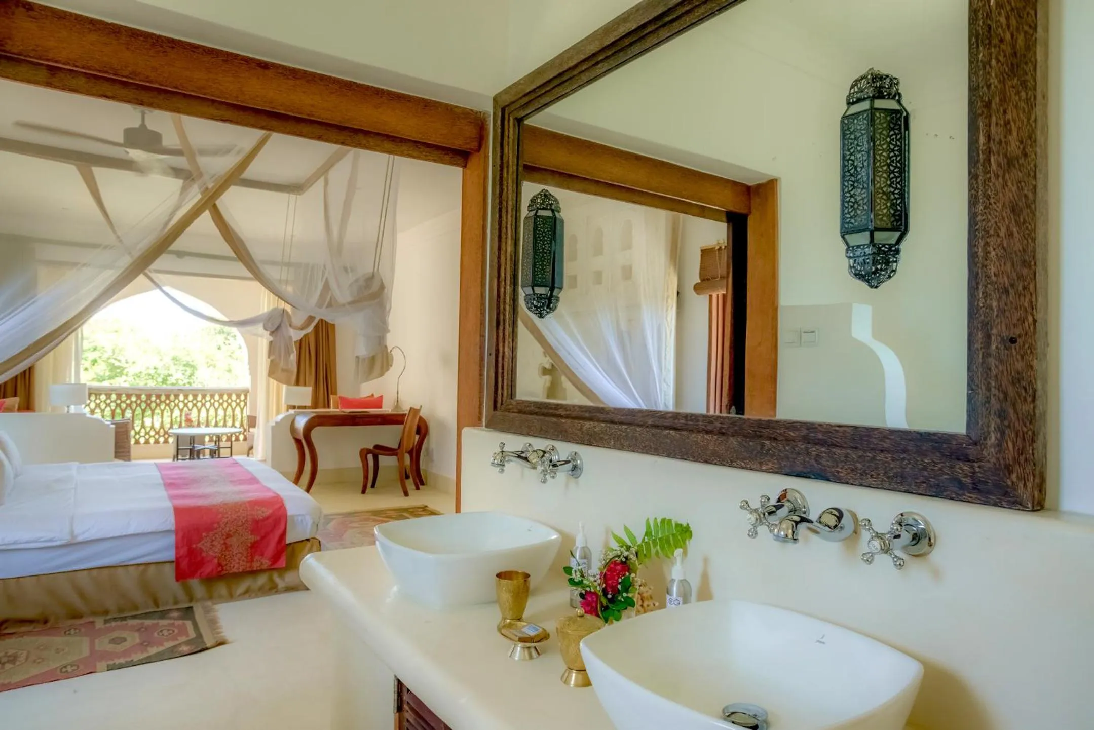 Bathroom, Bed in Swahili Beach
