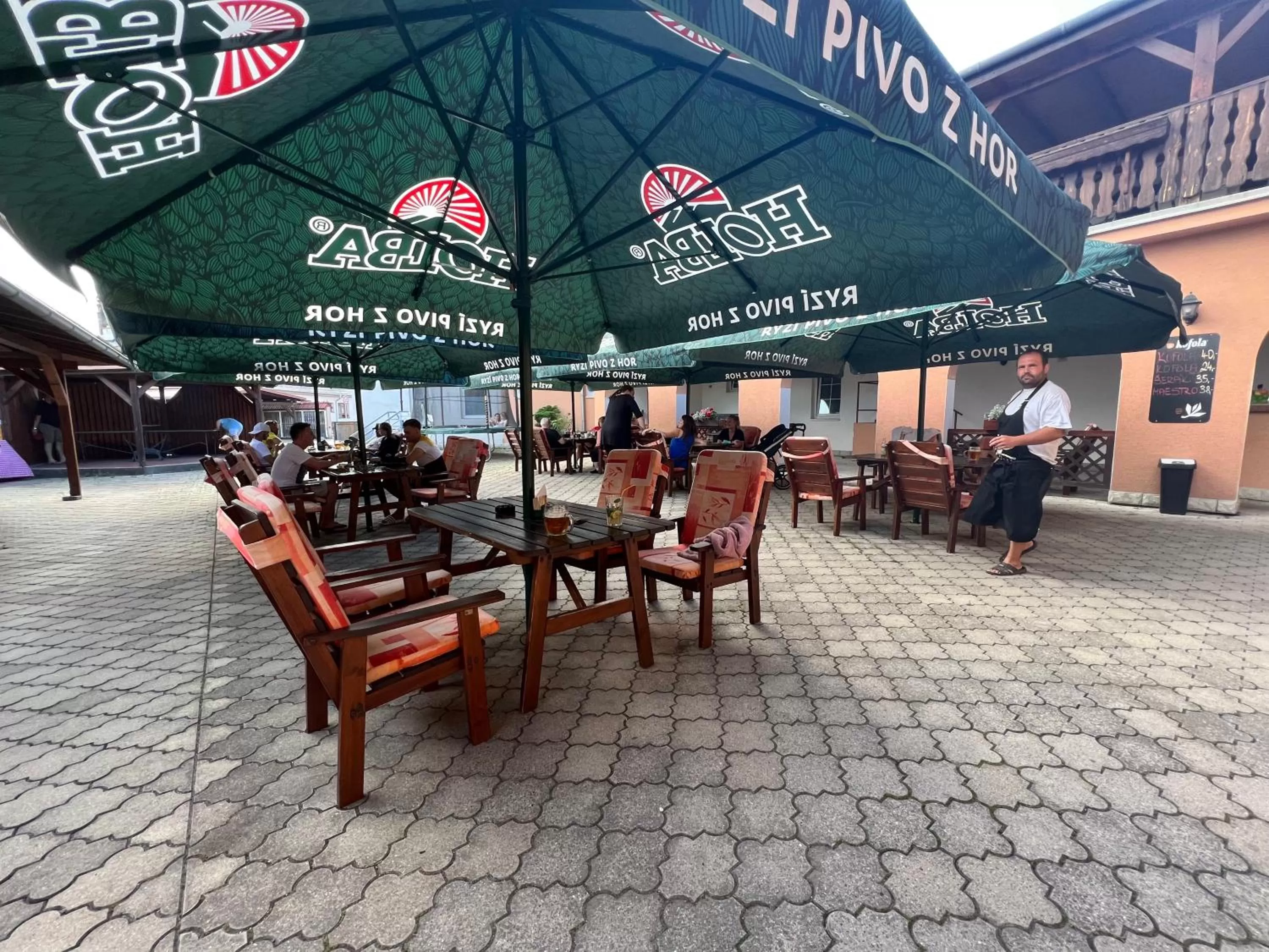 Restaurant/places to eat in Hotel Aldo