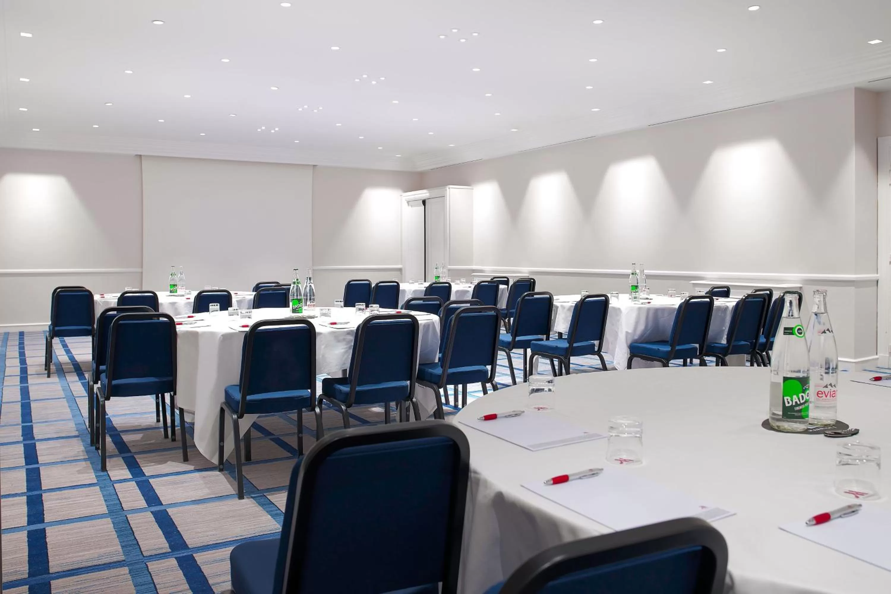 Lounge or bar in Paris Marriott Opera Ambassador Hotel