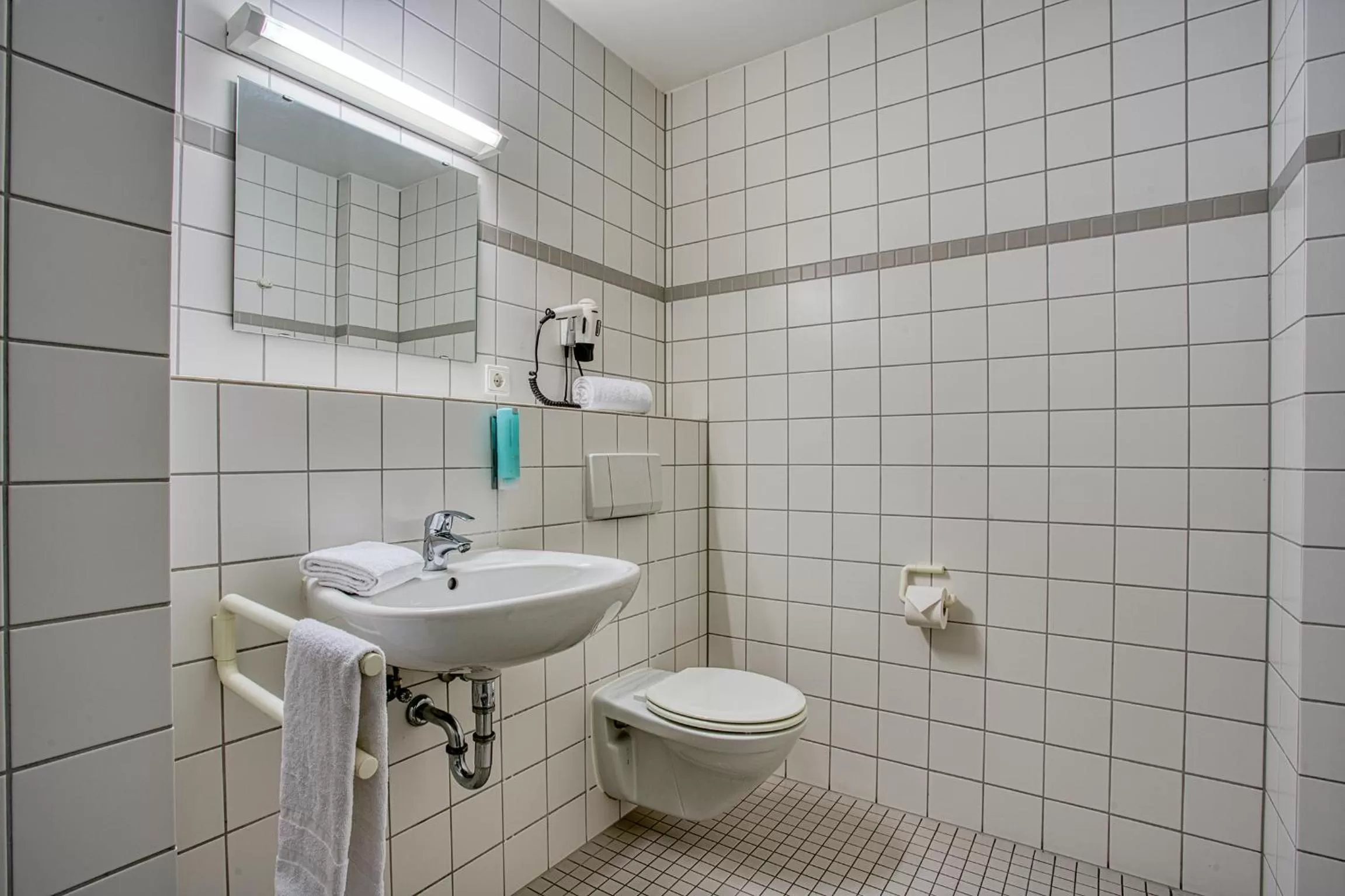 Bathroom in Centro Hotel Böblingen, Trademark Collection by Wyndham
