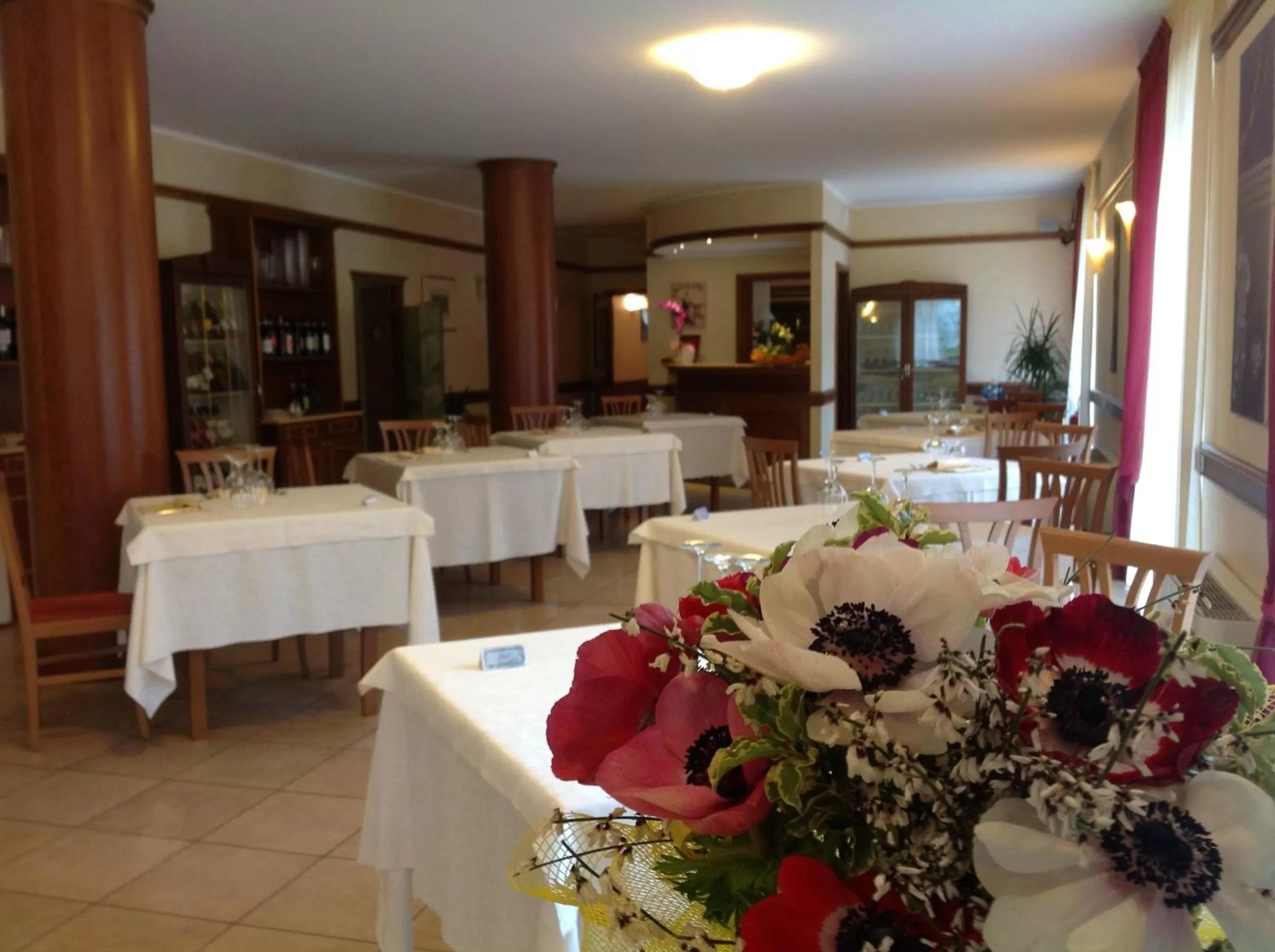 Restaurant/places to eat in Hotel Valentino