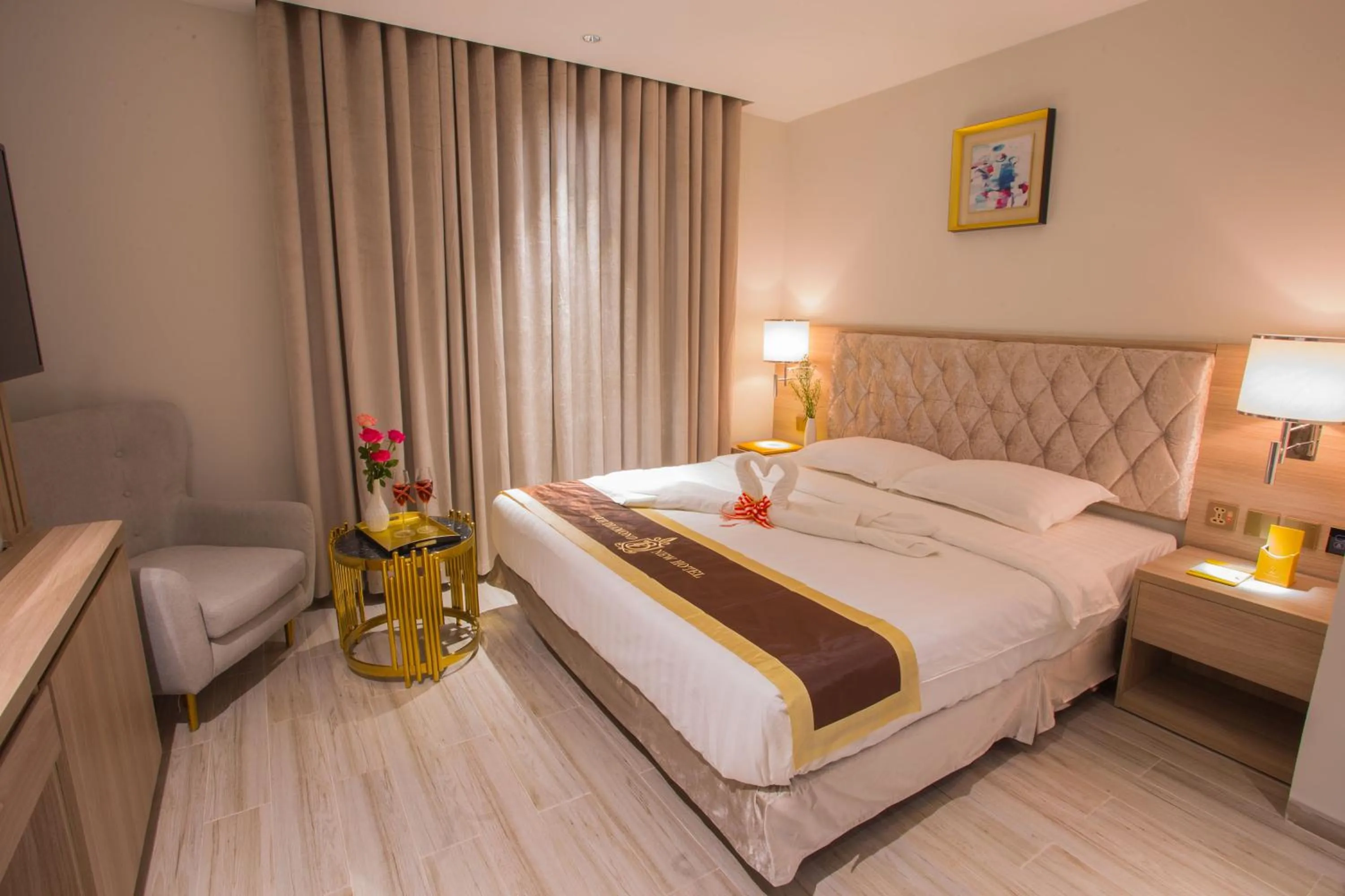 Bedroom, Bed in BLUE DIAMOND 8B Hotel