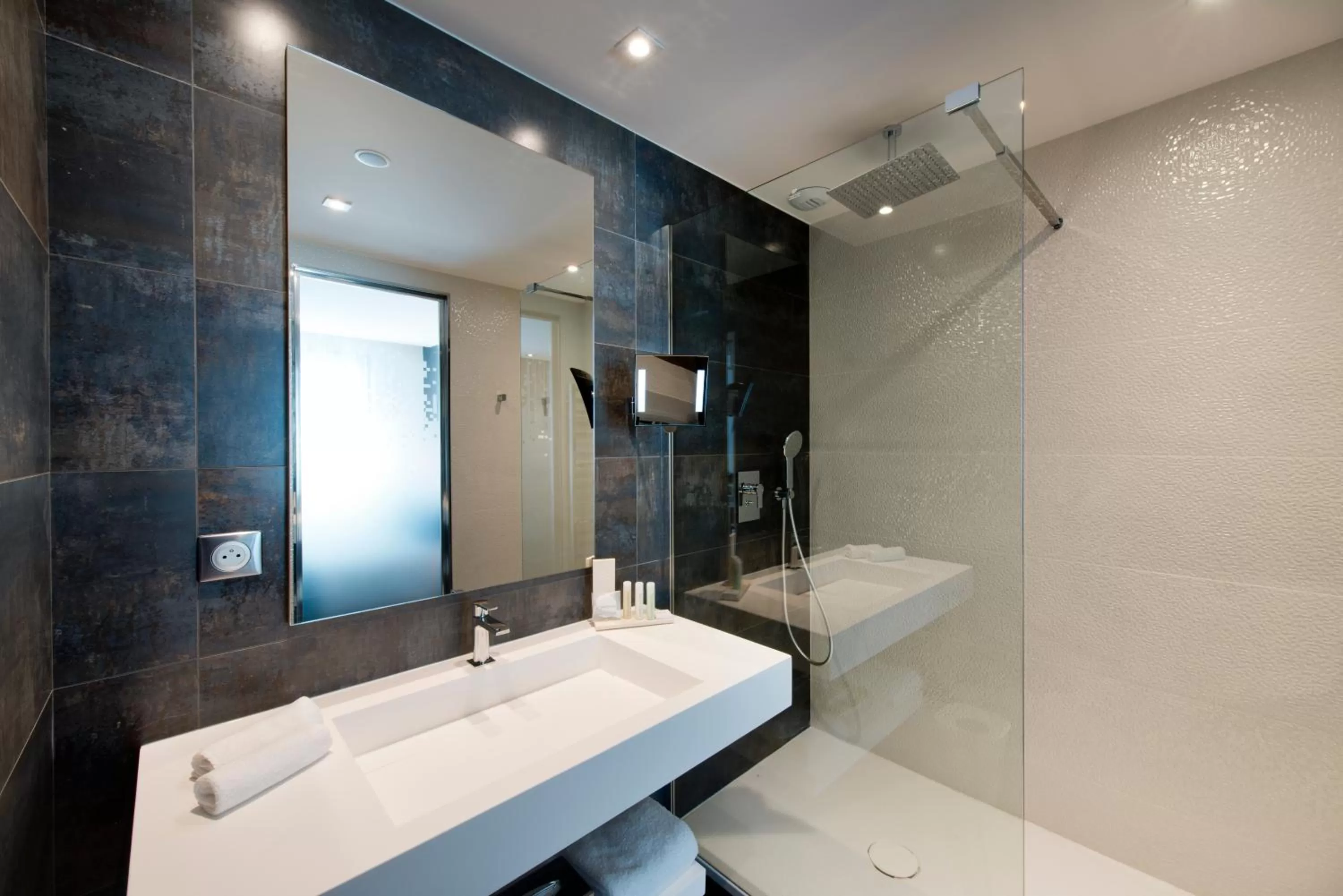 Junior Suite in Golden Tulip Sophia Antipolis - Hotel & Spa