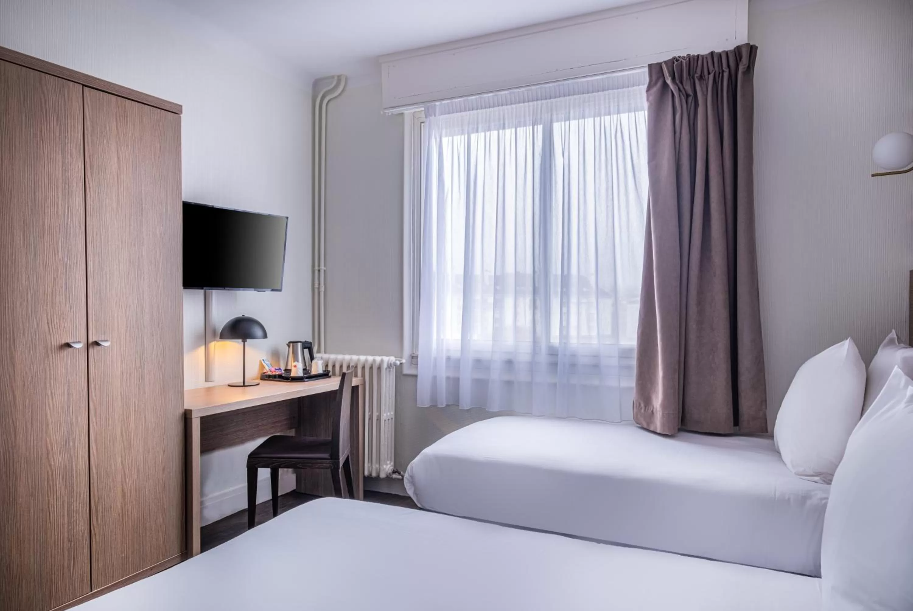 Photo of the whole room, Bed in Sure Hotel By Best Western Lorient Centre