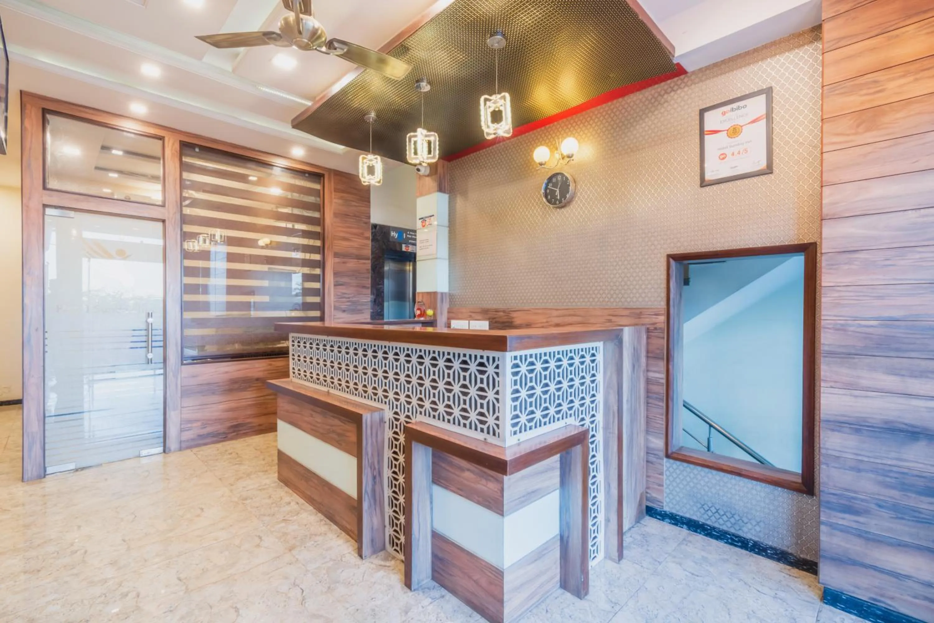 Property logo or sign in Hotel Sunday Inn