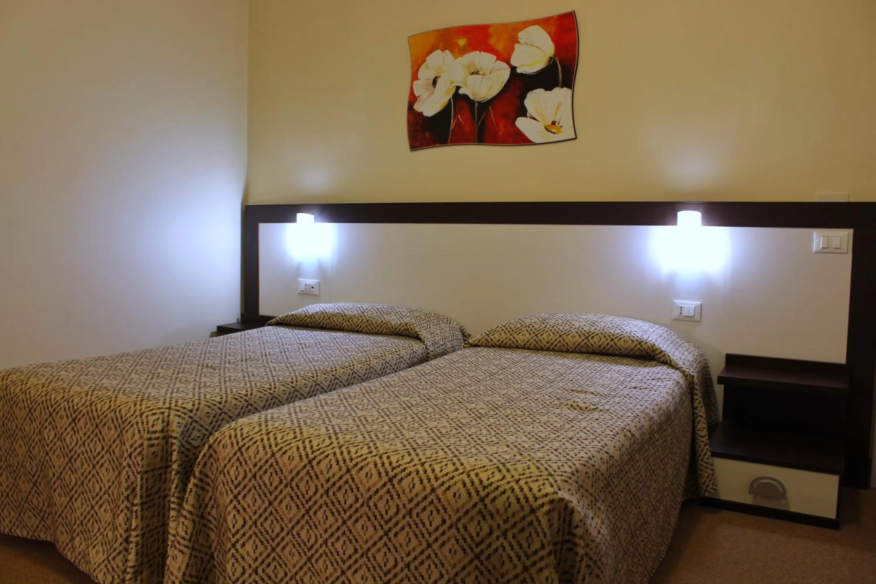 Bathroom, Bed in Hotel Boccascena