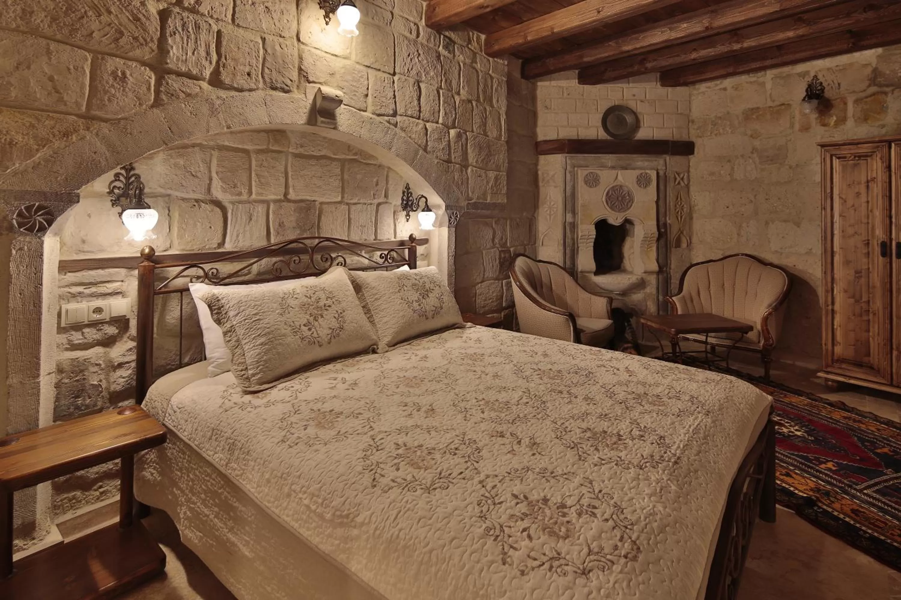Property building, Bed in Vista Cave Hotel