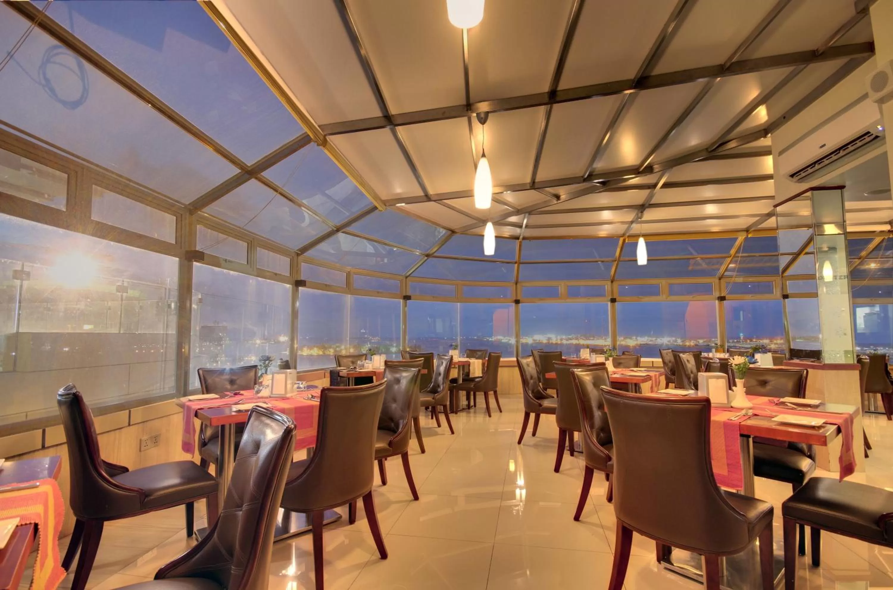 Restaurant/places to eat in Unima Grand