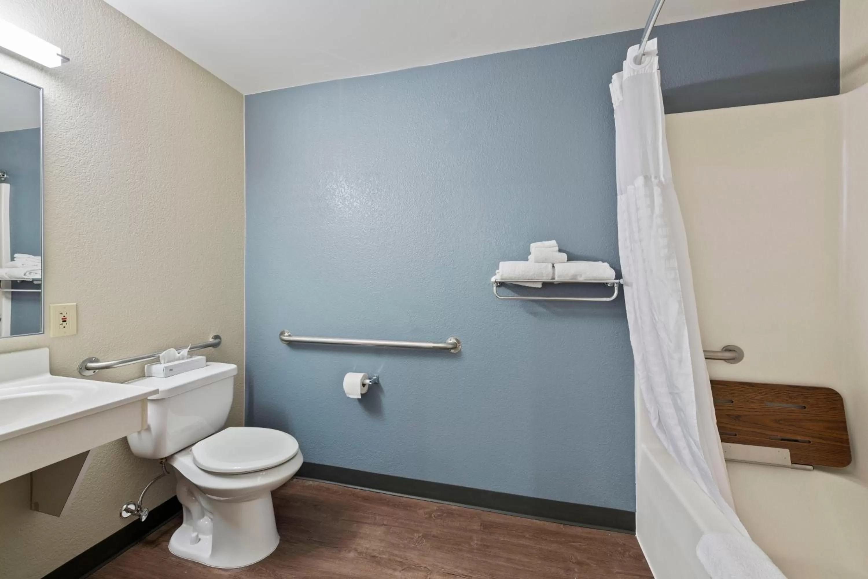 Bathroom in Extended Stay America Select Suites - Dallas - Lewisville