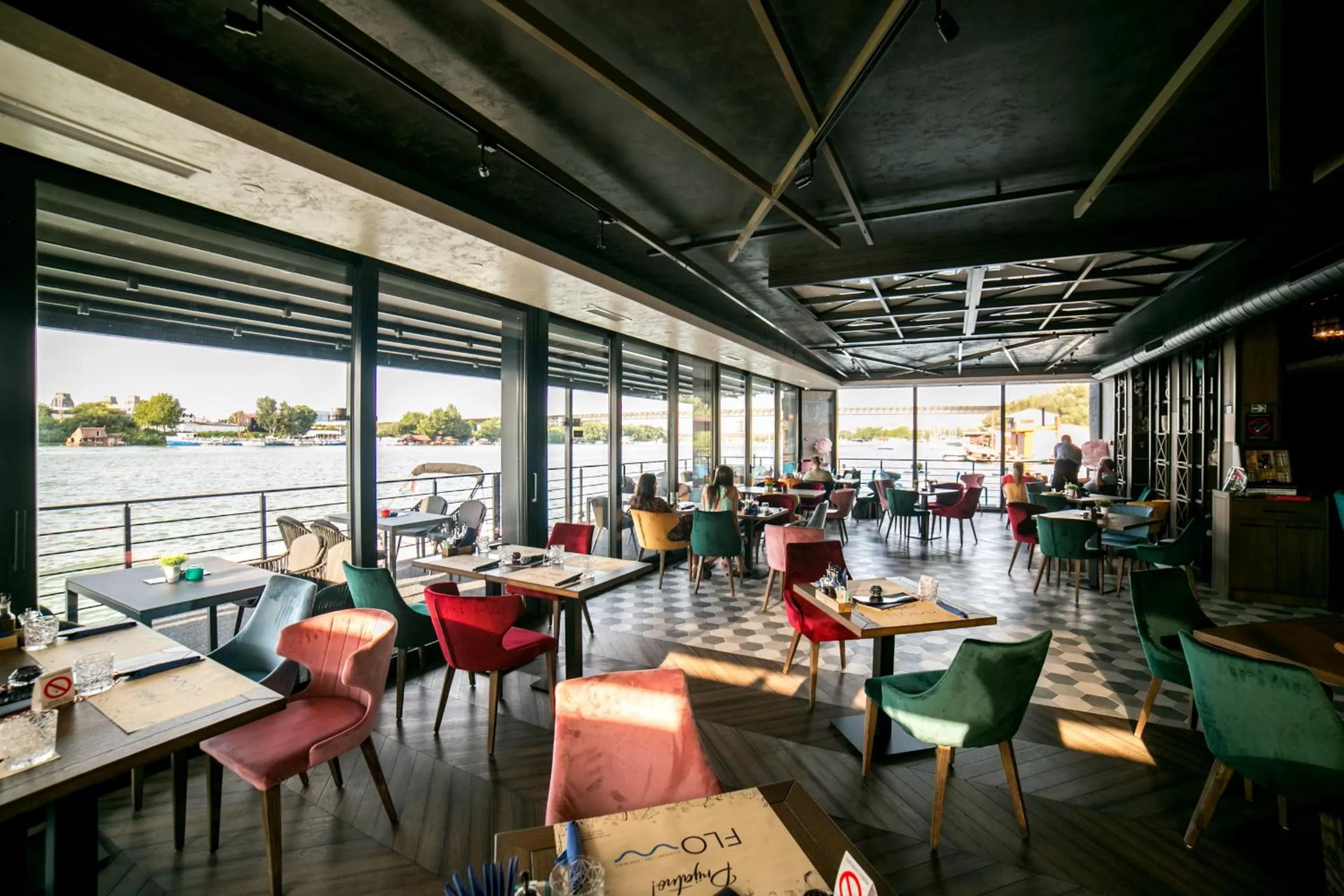 Restaurant/places to eat in FLOW