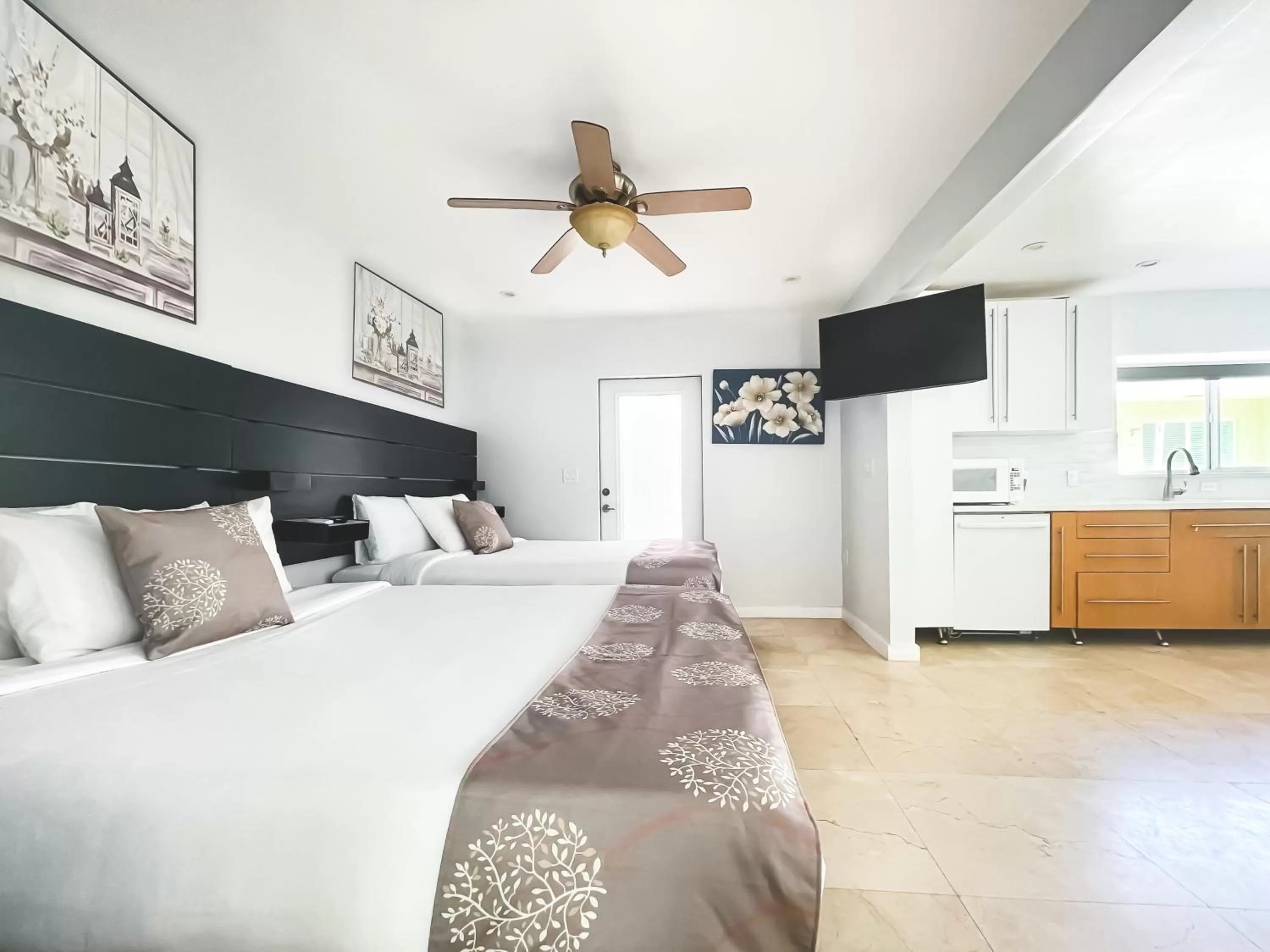 Bed in Hollywood Beach Hotels