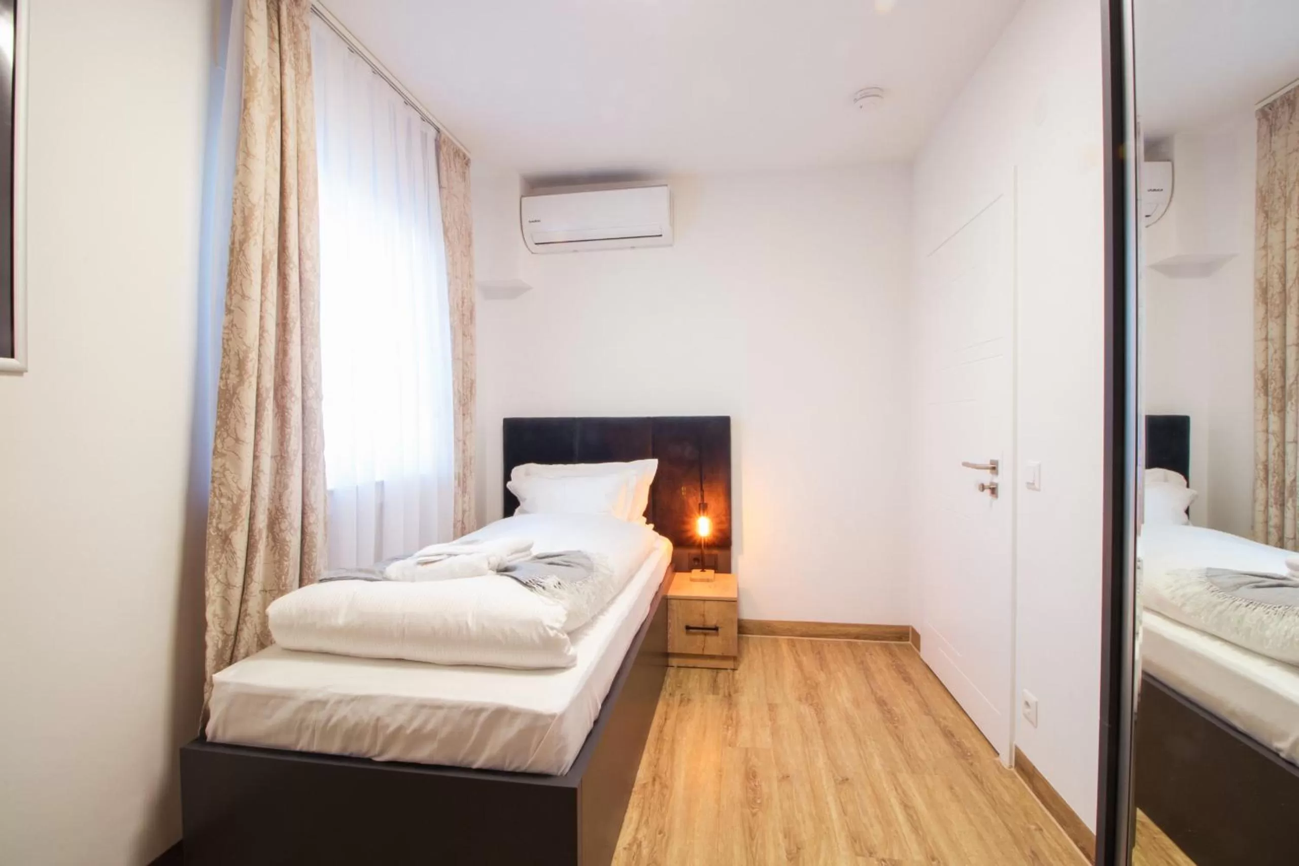 Bedroom, Bed in Hotel Dona