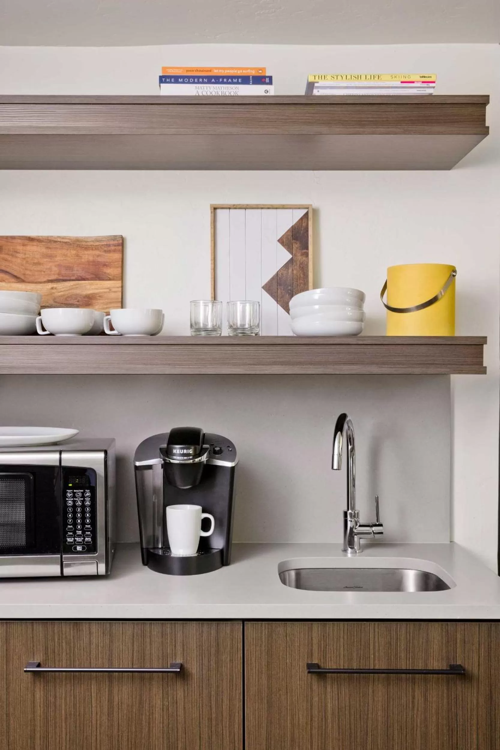 Kitchen or kitchenette, Kitchen/Kitchenette in Continuum Hotel