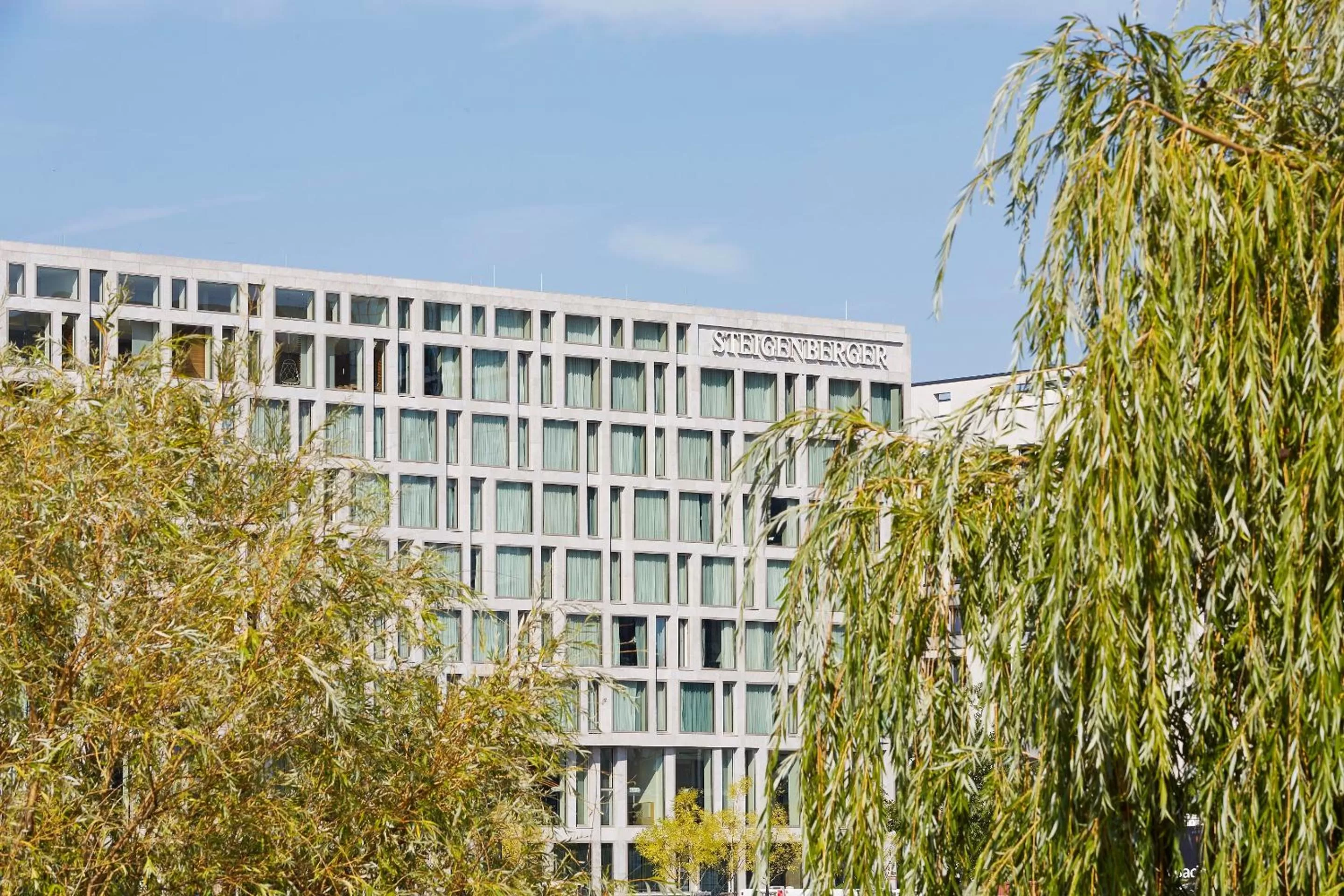 Facade/entrance in Steigenberger Hotel Am Kanzleramt