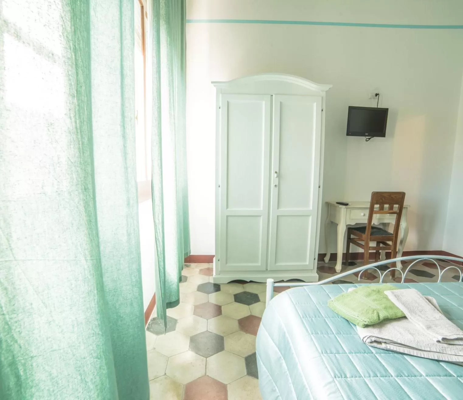 Photo of the whole room, Bed in S'Apprigu B&B