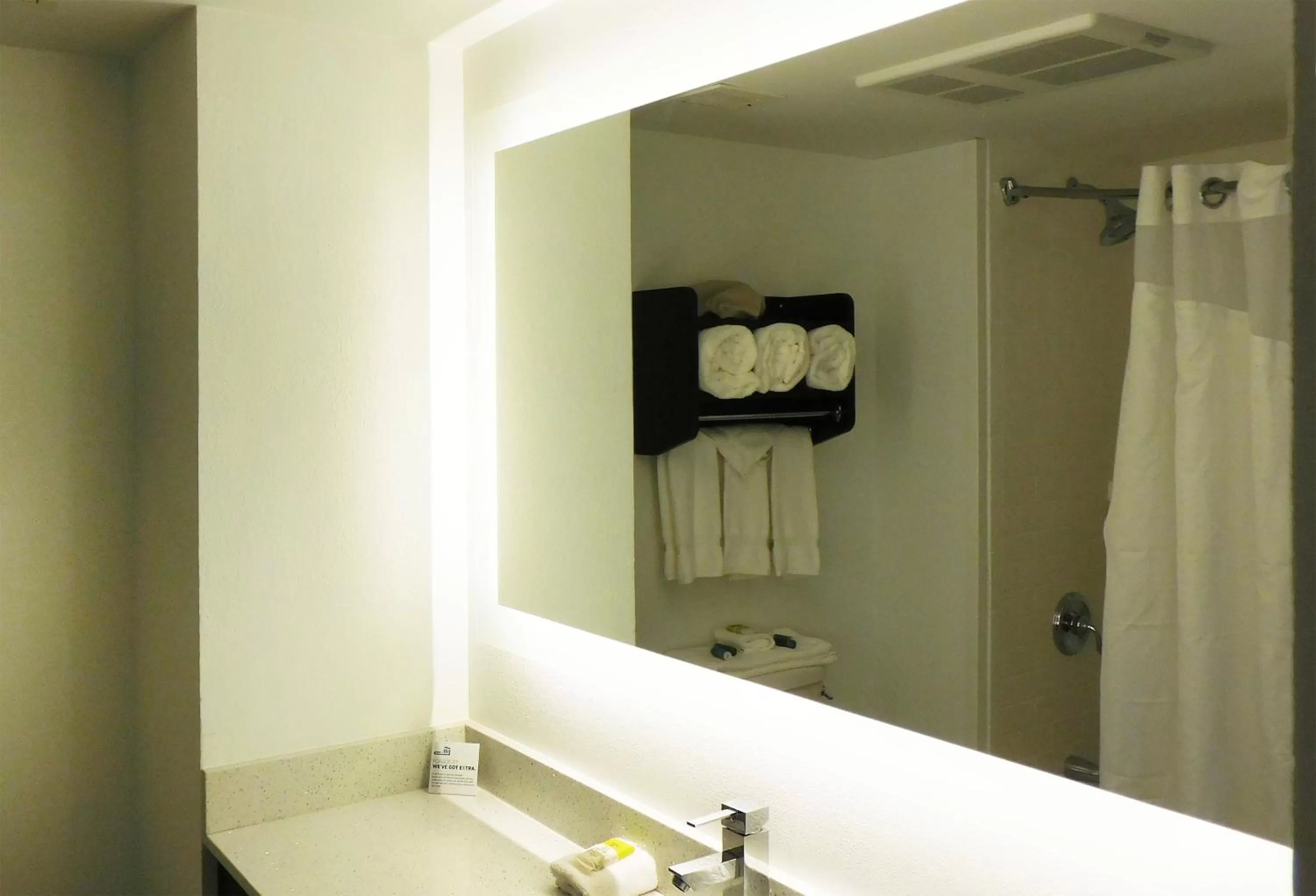 Photo of the whole room in Holiday Inn Express - Coventry S - West Warwick Area by IHG