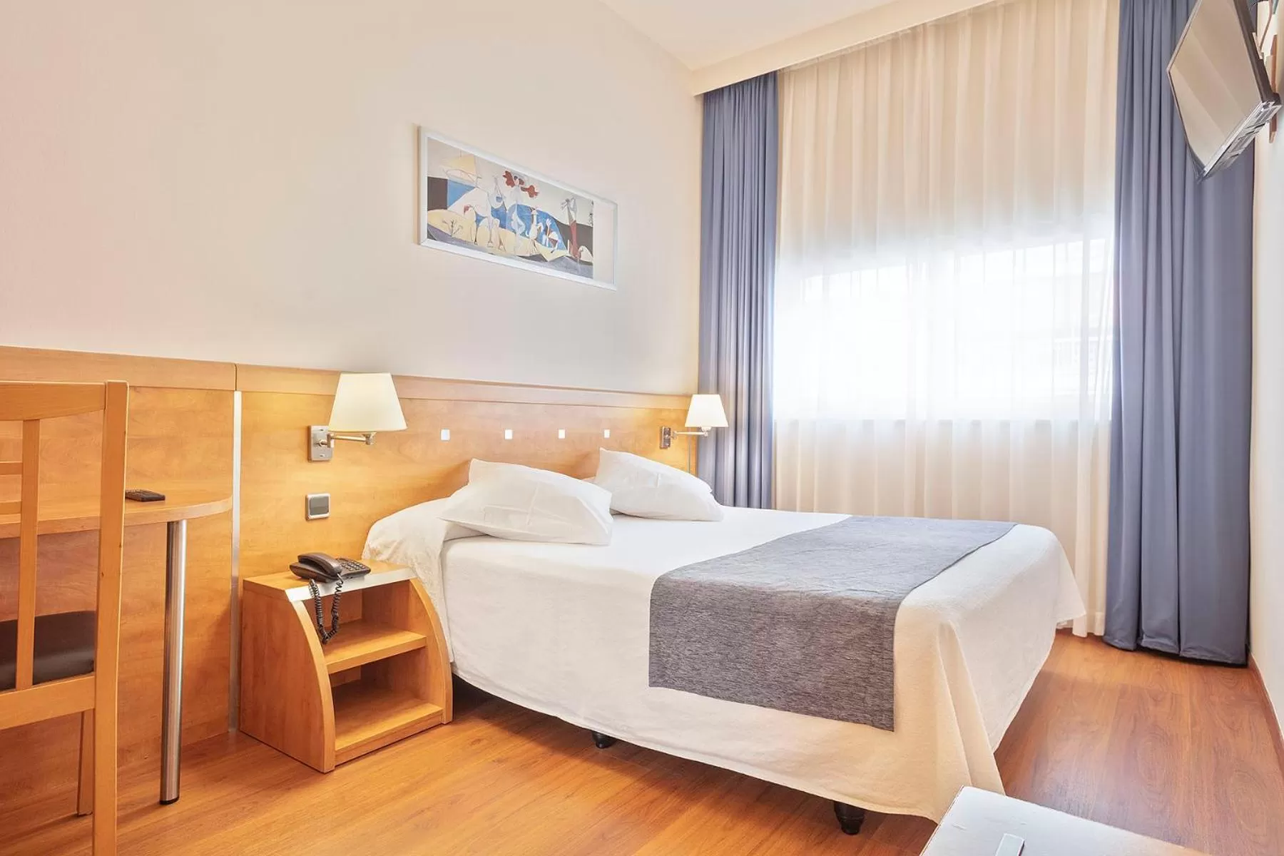 Photo of the whole room, Bed in Acta Antibes