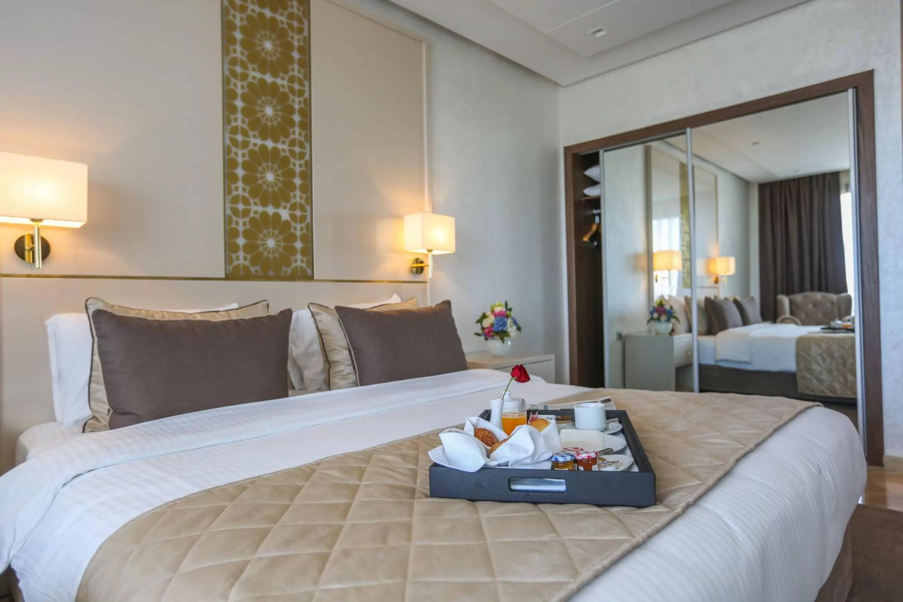 Photo of the whole room, Bed in Suite Hotel Casa Diamond