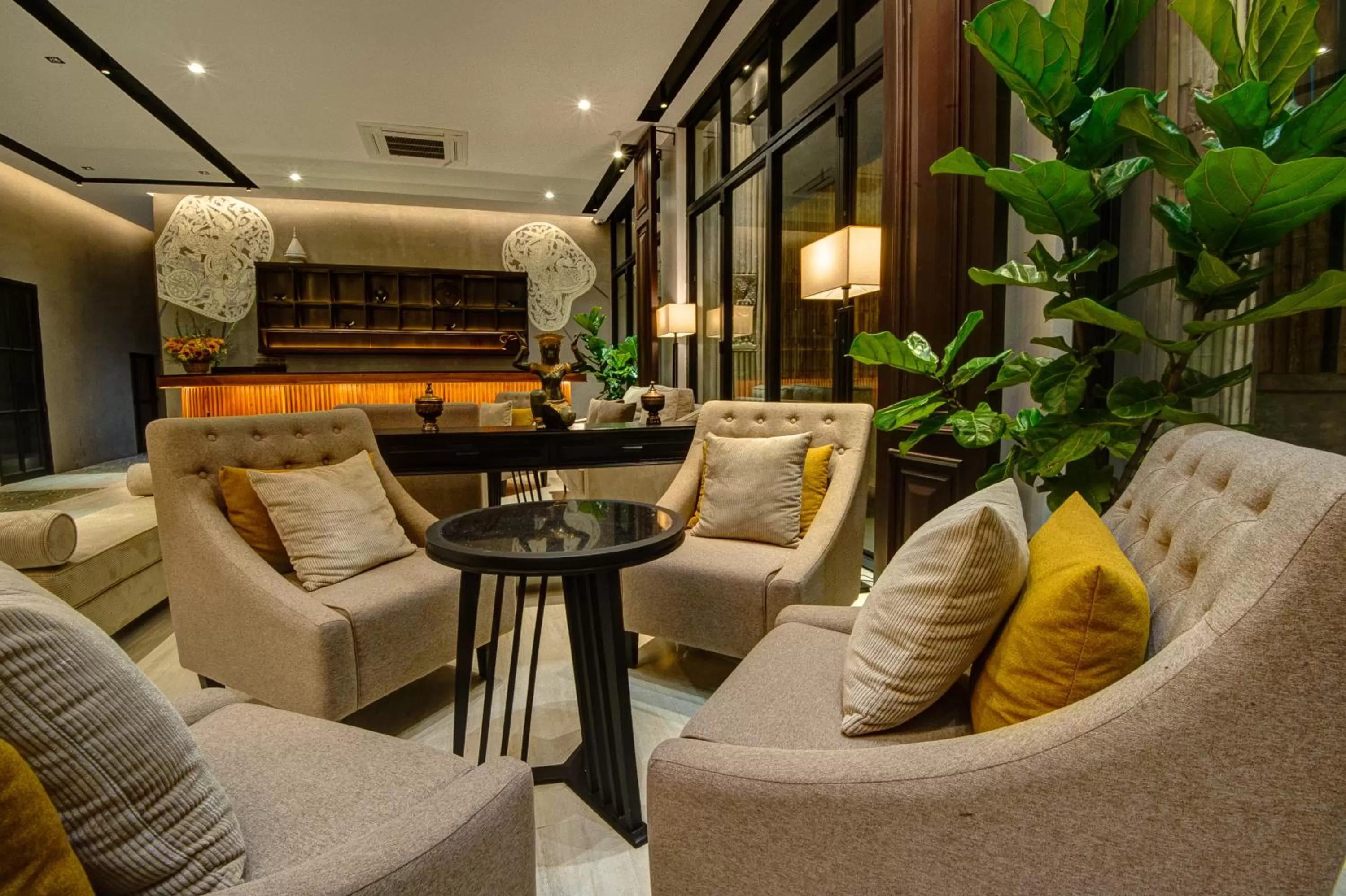 Seating area in GLOW PARK HOTEL Grand Royal Palace