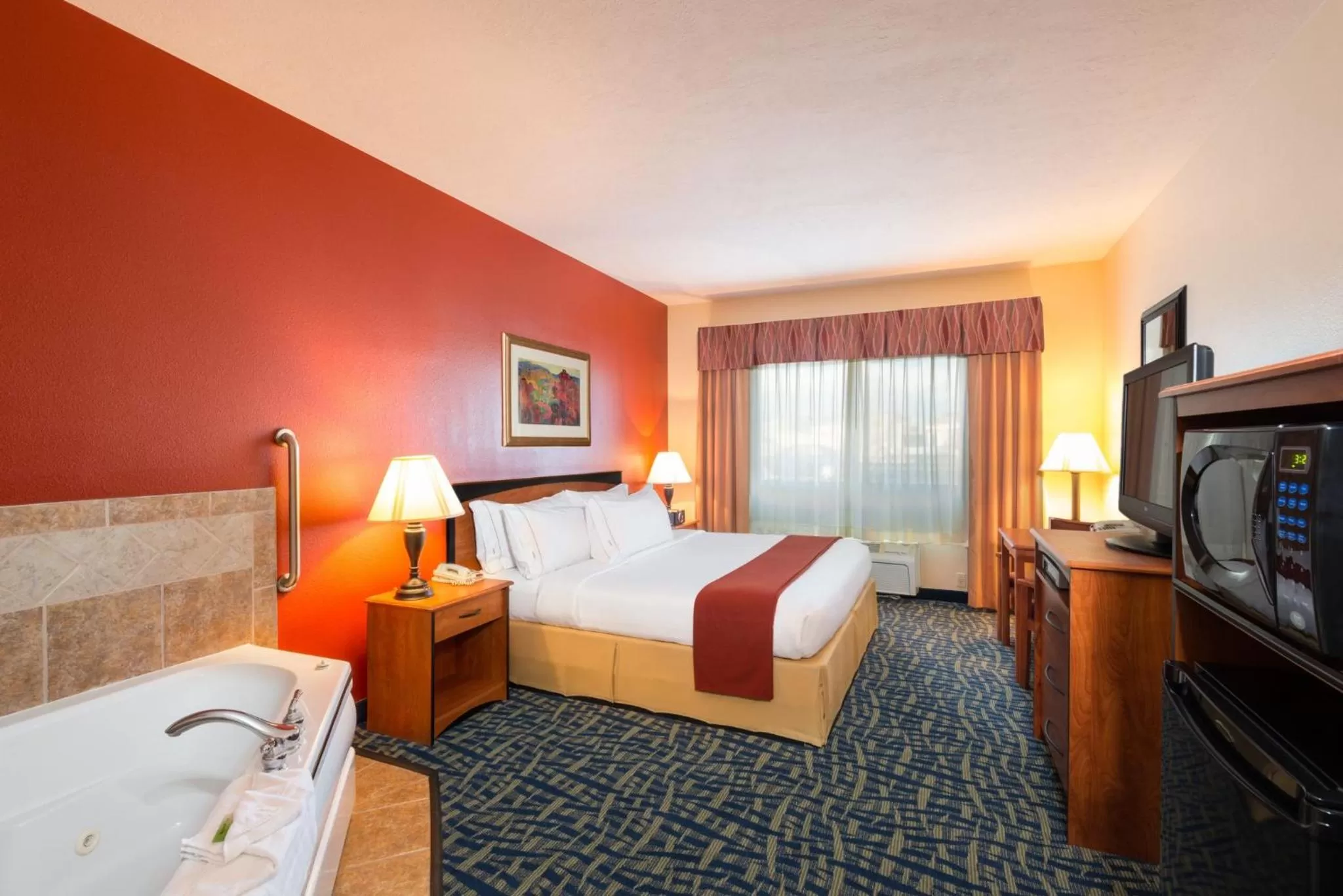 Photo of the whole room, Bed in Holiday Inn Express & Suites Alamosa by IHG