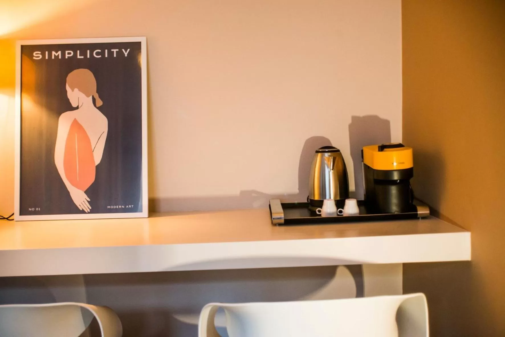 Coffee/tea facilities in Athens Gem