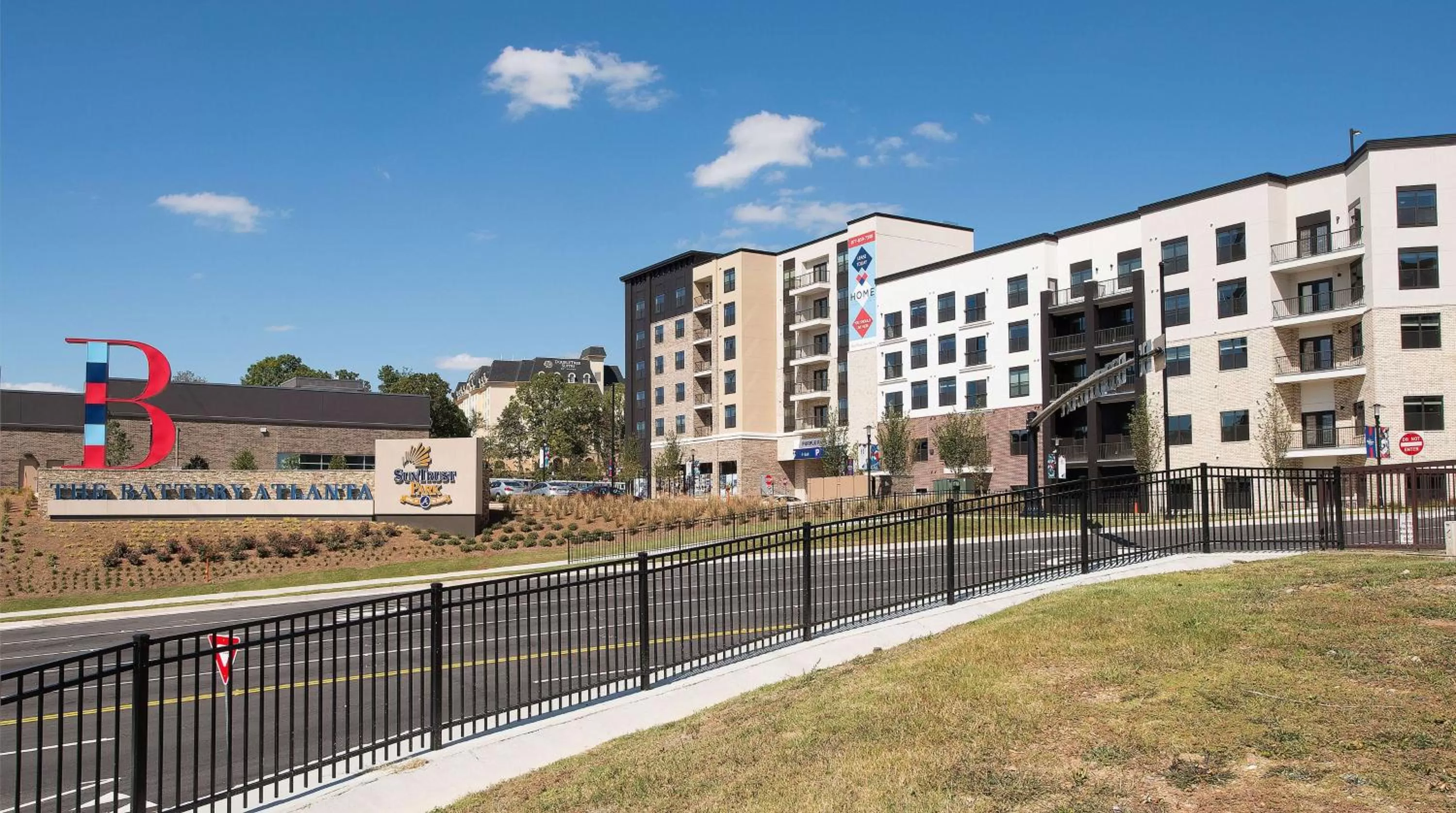 Property building in Hampton Inn & Suites Atlanta-Galleria