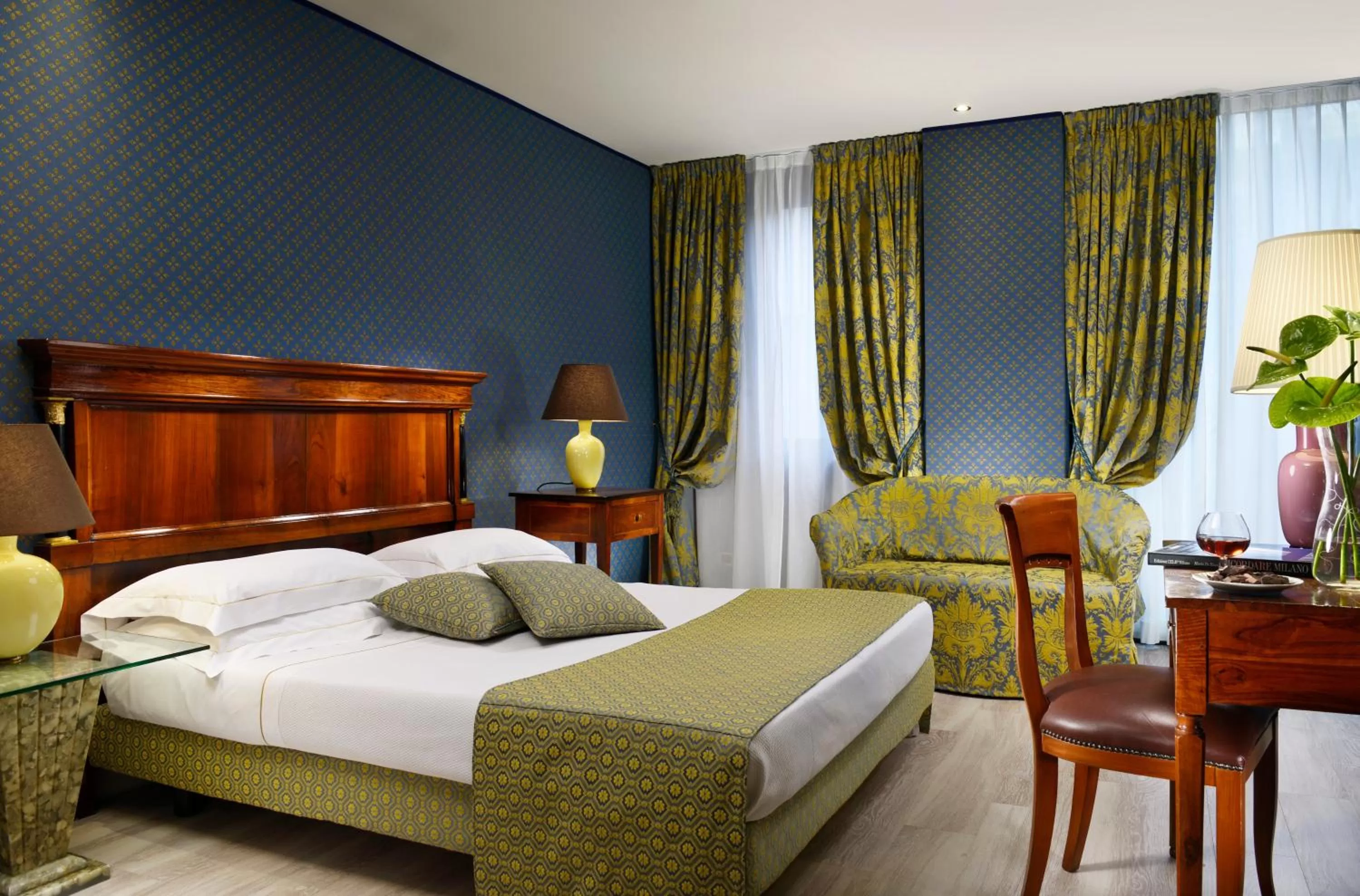 Photo of the whole room, Bed in Hotel Pierre Milano