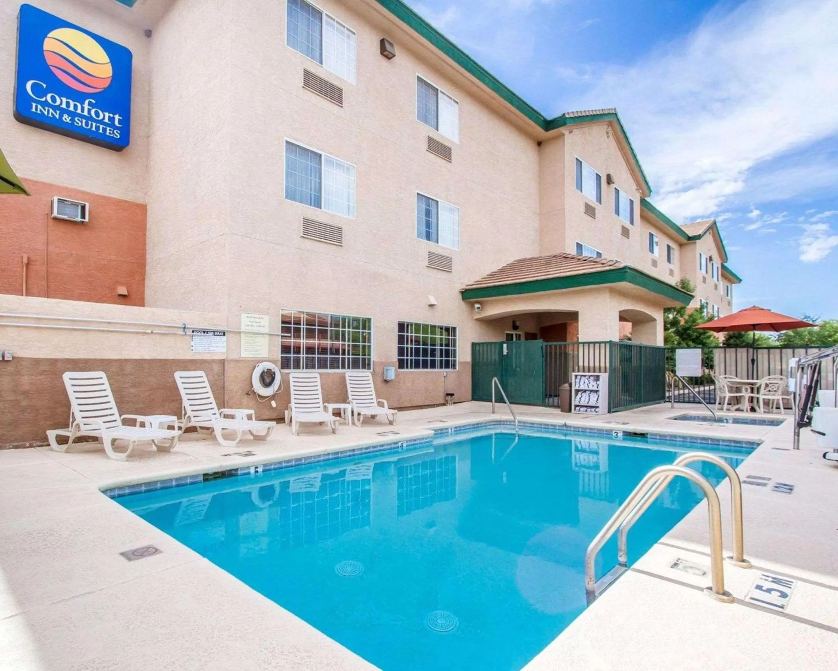 Swimming pool in Comfort Inn & Suites Sierra Vista near Ft Huachuca