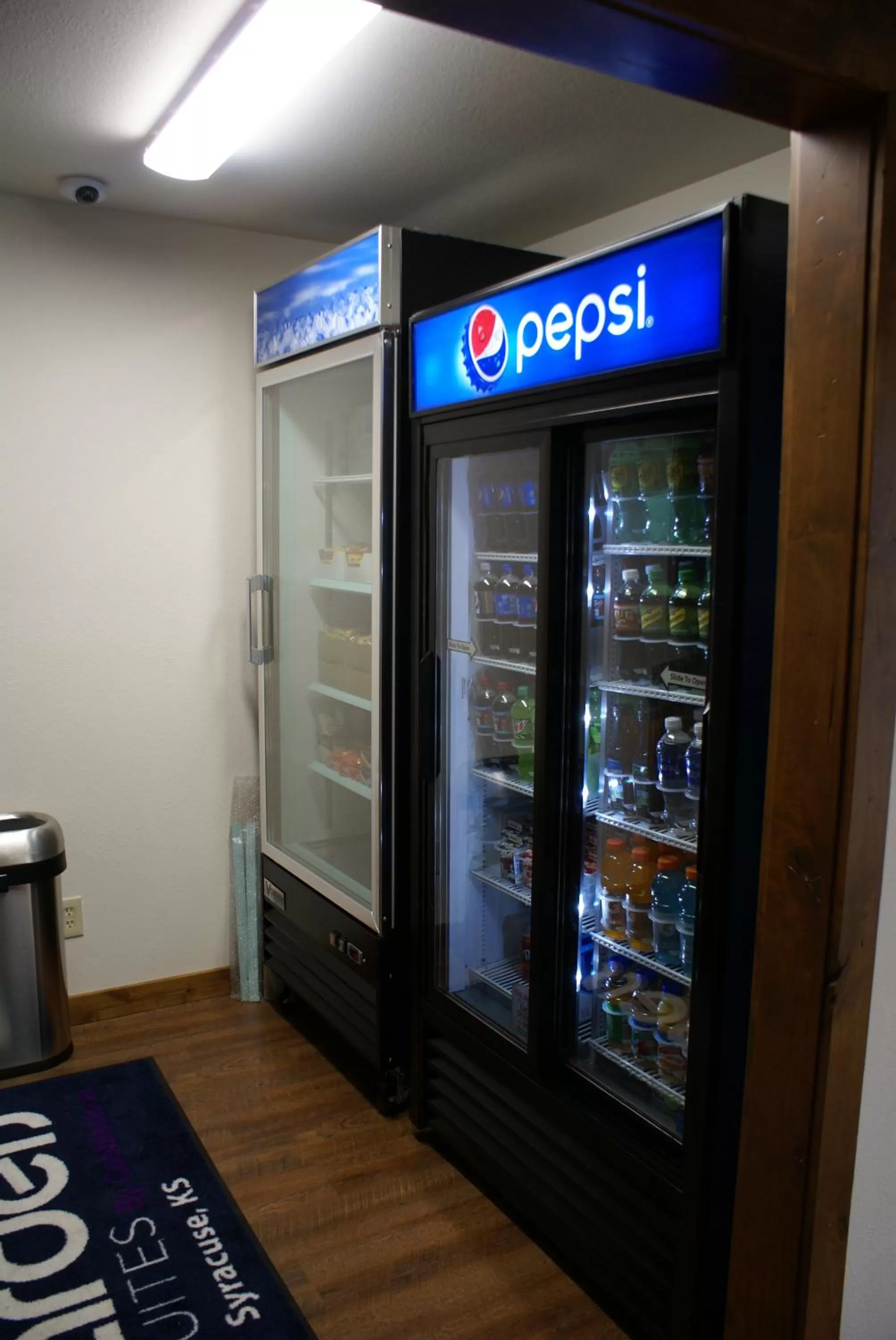 Food in Boarders Inn & Suites by Cobblestone Hotels - Syracuse