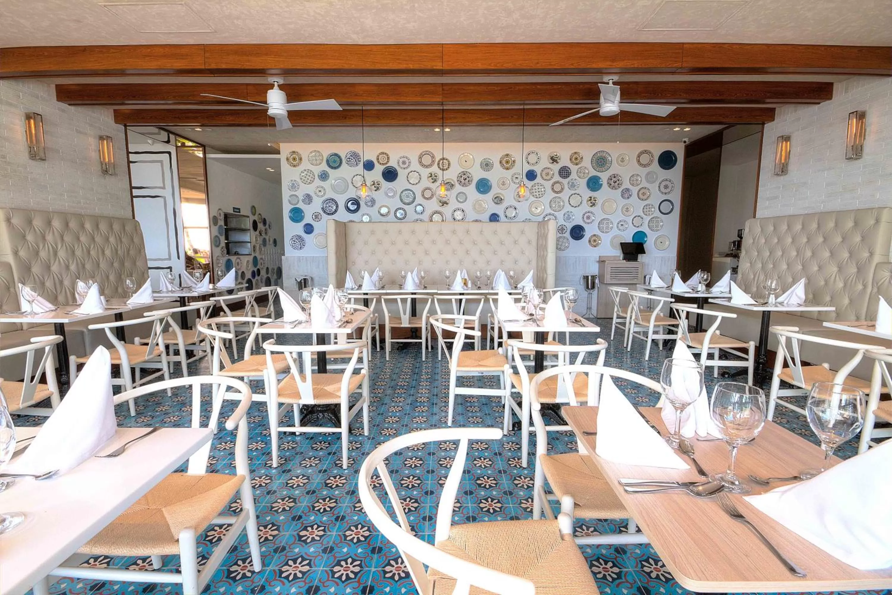 Restaurant/places to eat in Hotel Casablanca