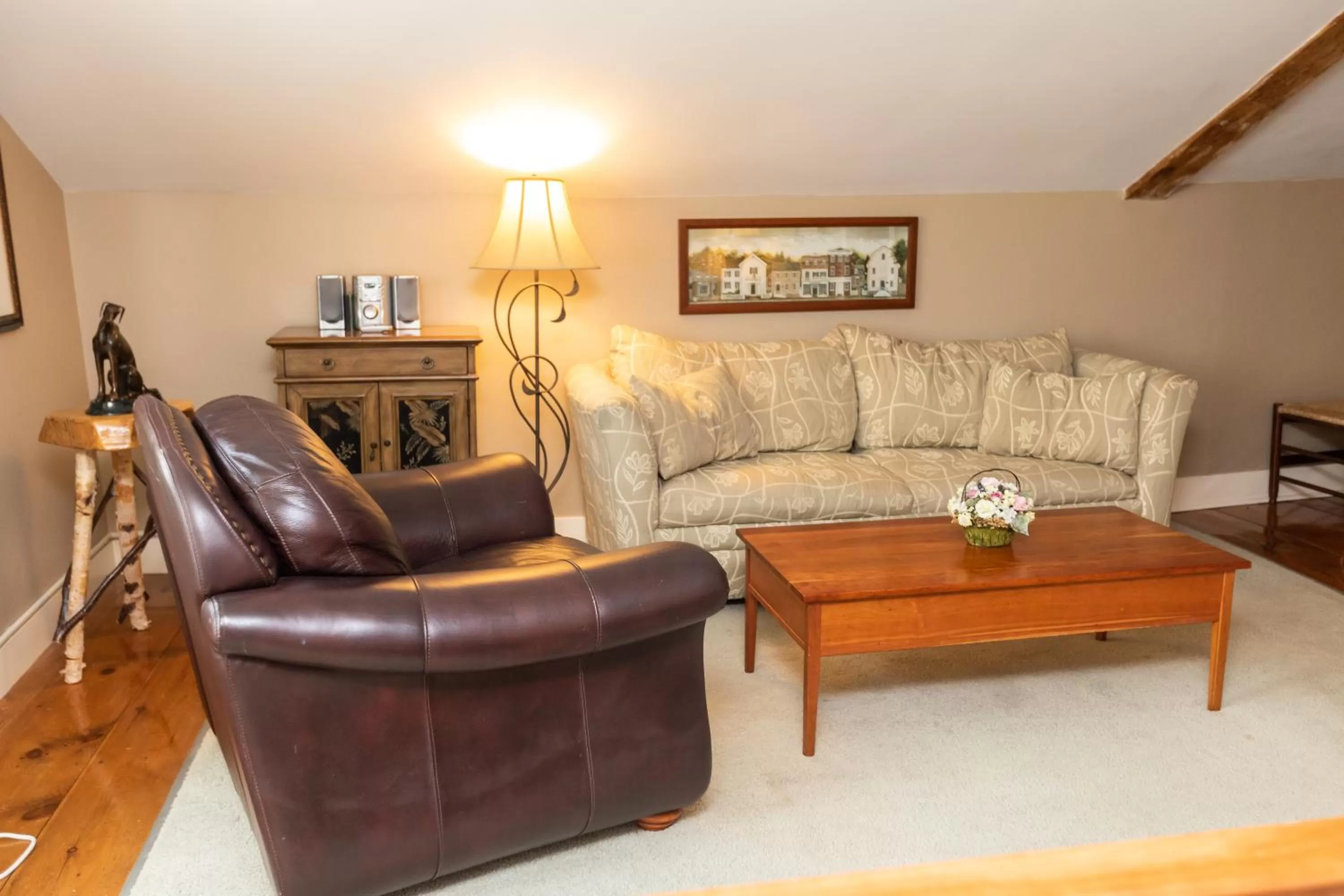 Seating Area in Waybury Inn