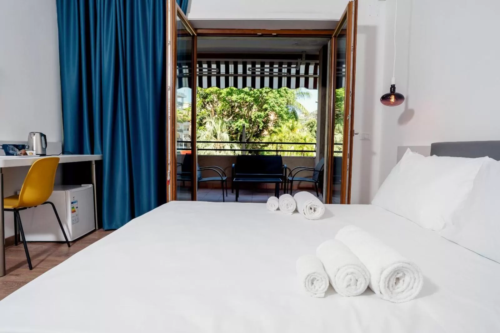 Balcony/Terrace, Bed in Sorrento B&amp;D Rooms