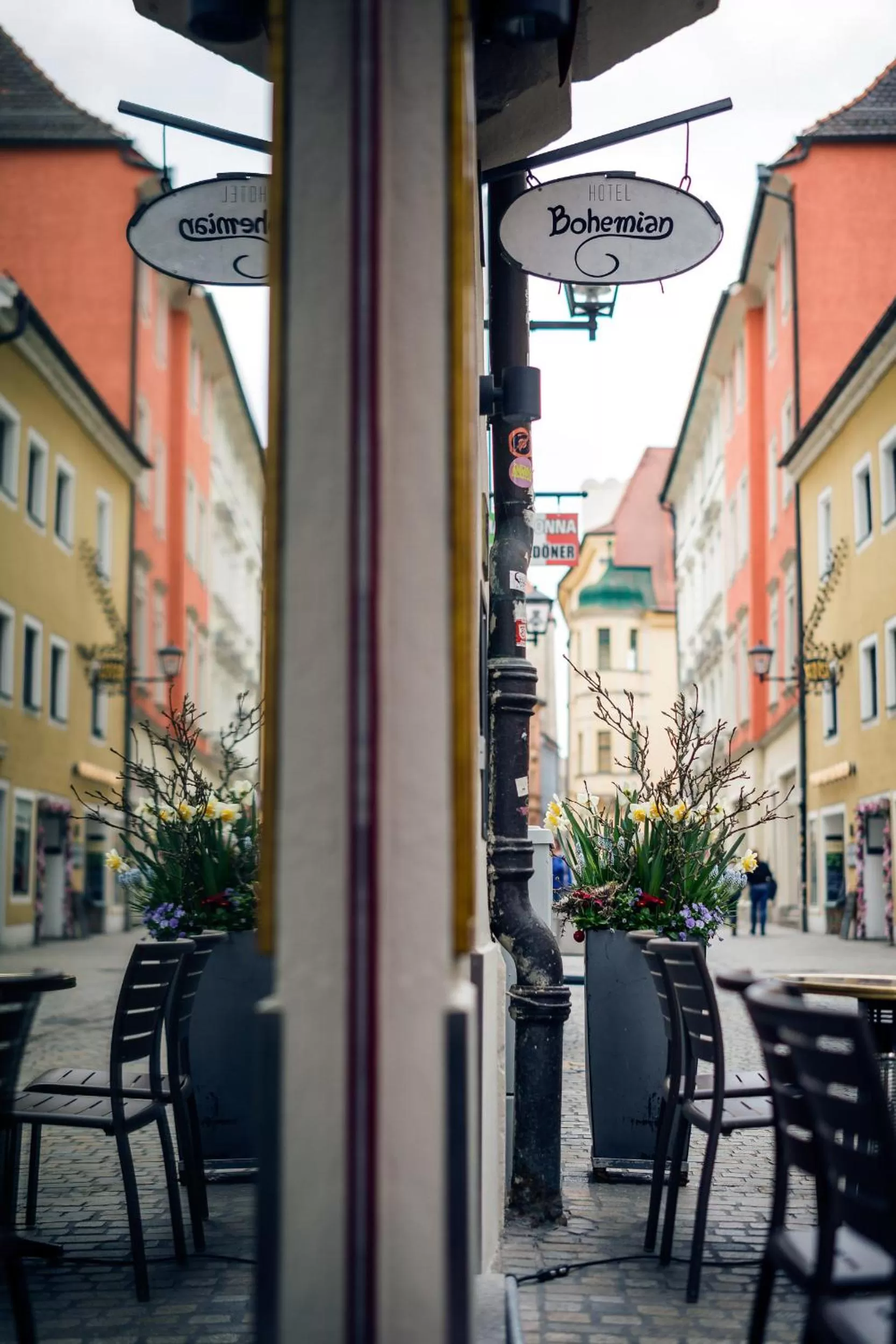 Property building in Chin-Chin Hotel ehemals Bohemian Hotel