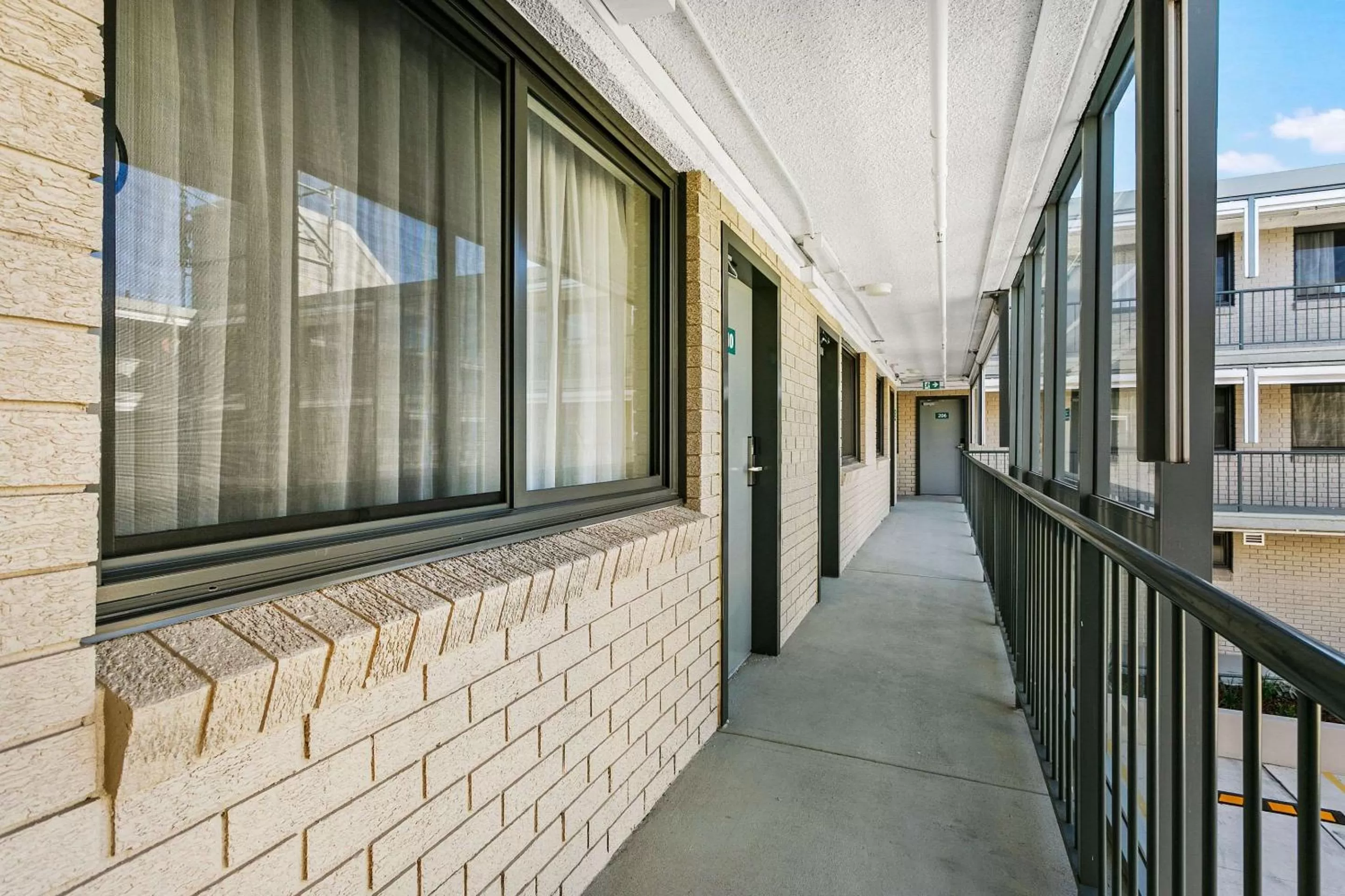 Property building in Quality Inn Sunshine Haberfield